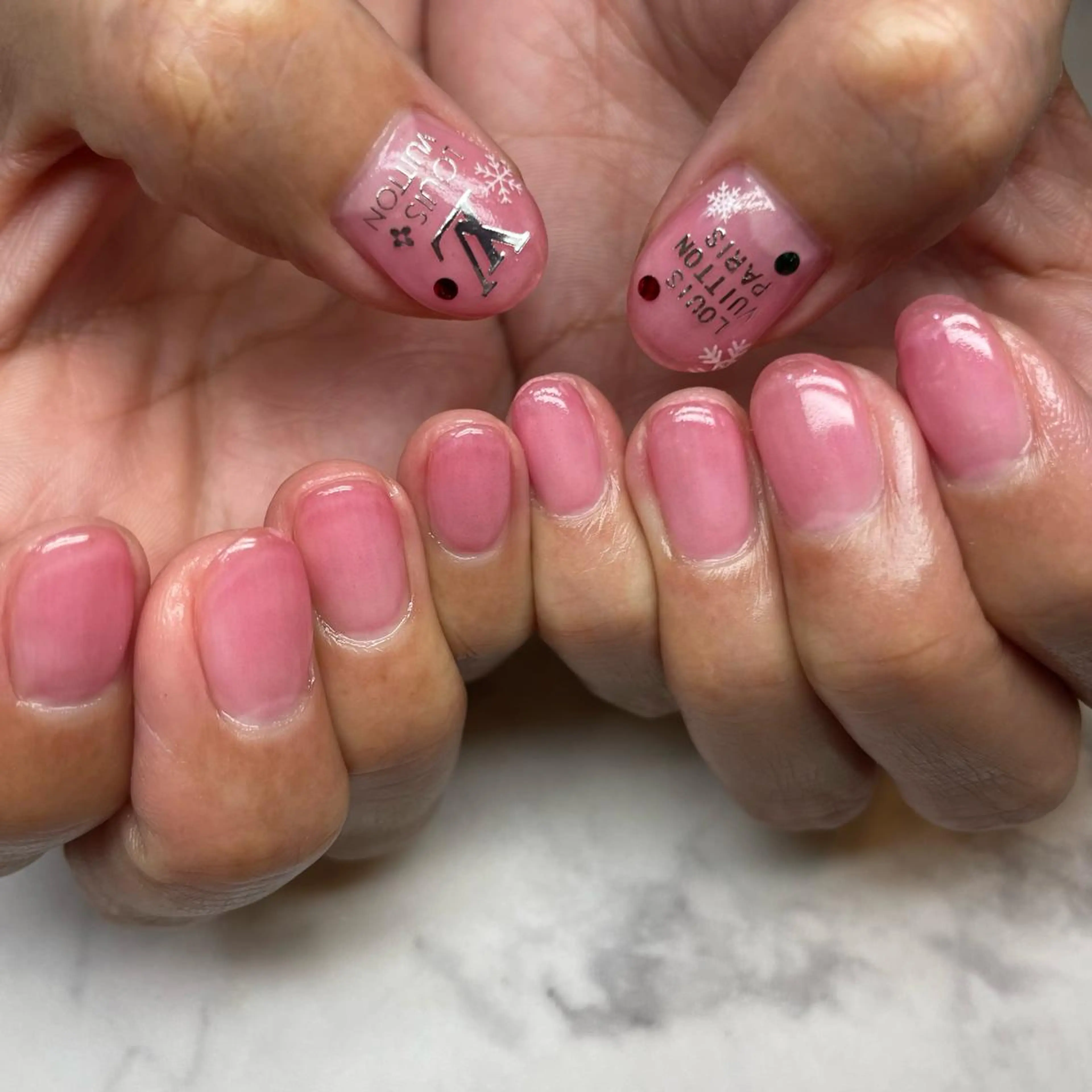 ネイル es nailのネイルデザイン