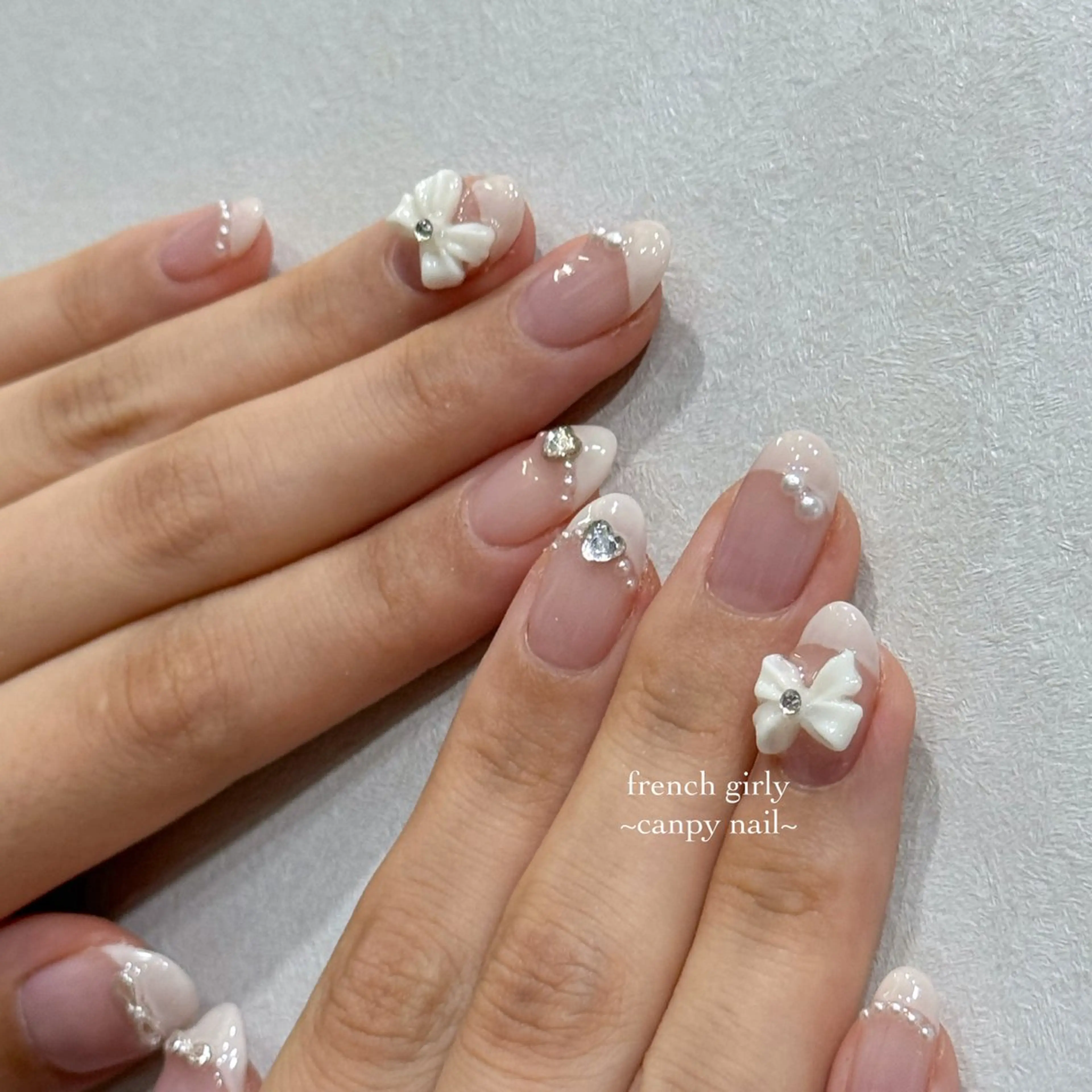 ネイル フレンチネイル ガーリー リボン ハンドネイル 韓国ネイル/ワンホン ネイル🎀表参道3分のネイルデザイン