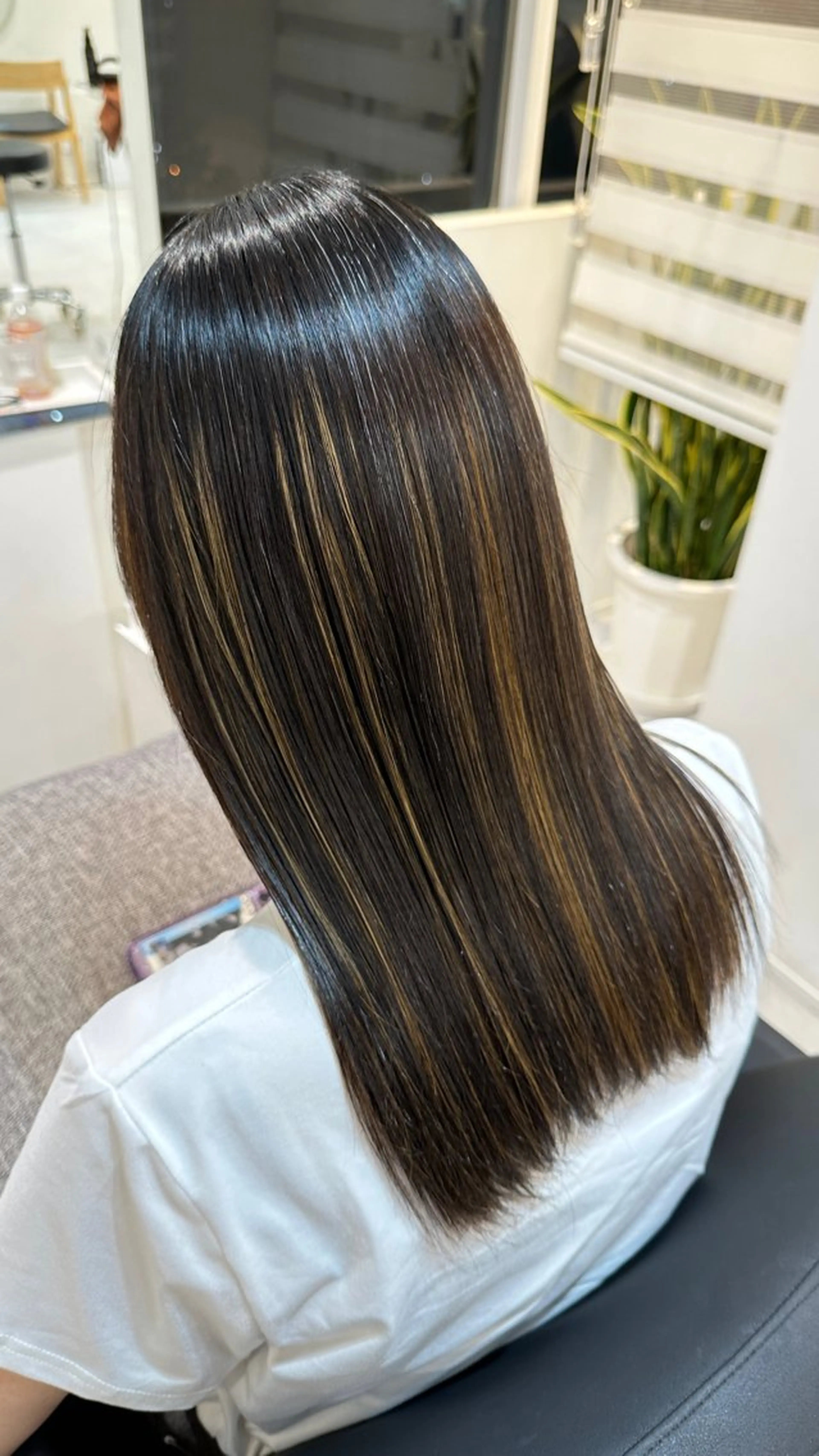 ロング 縮毛矯正 Emüest髪質改善 👩🏼🖤cocoのヘアスタイル