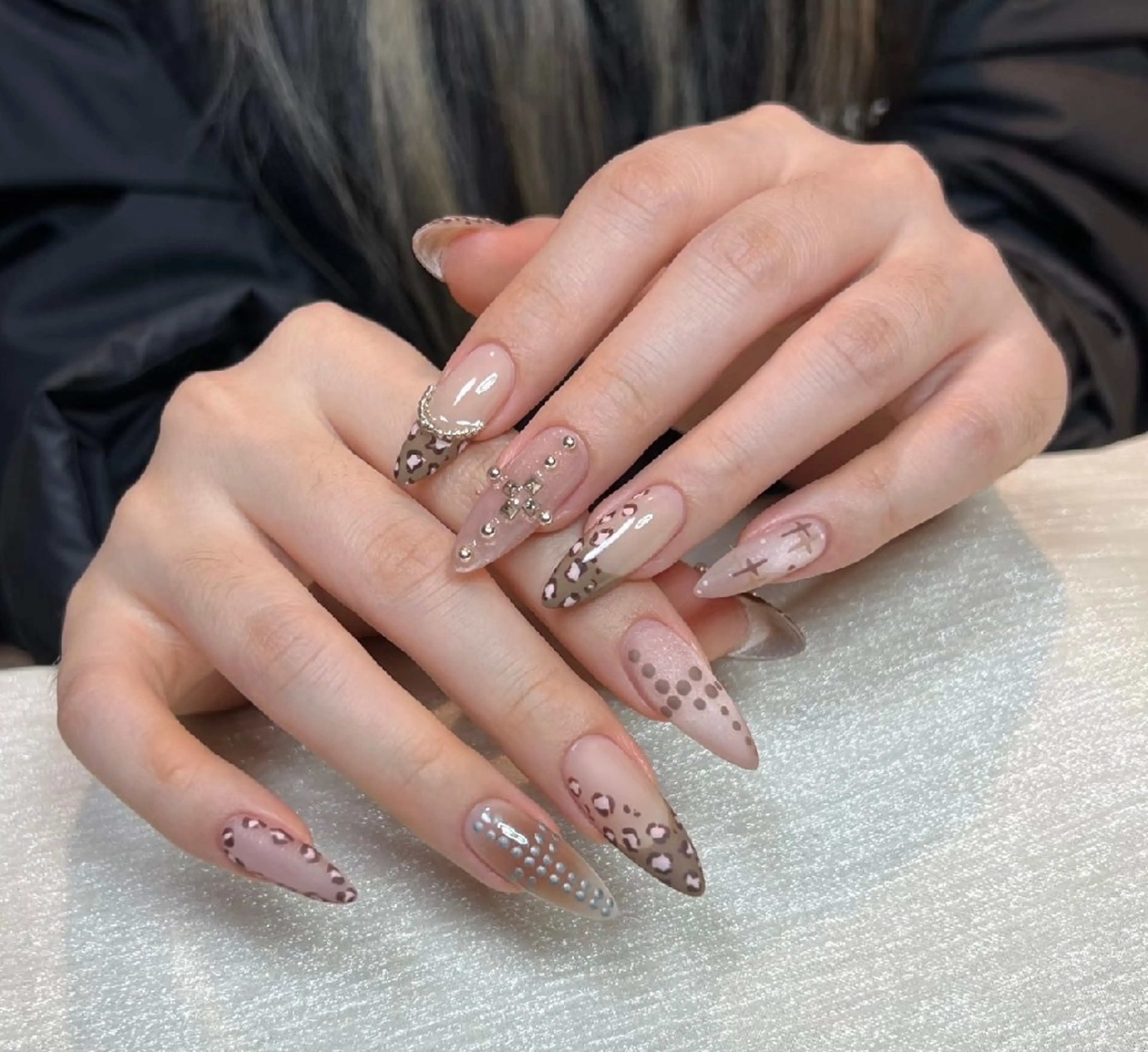 ネイル chiara 長さ出し/パラジェルのネイルデザイン