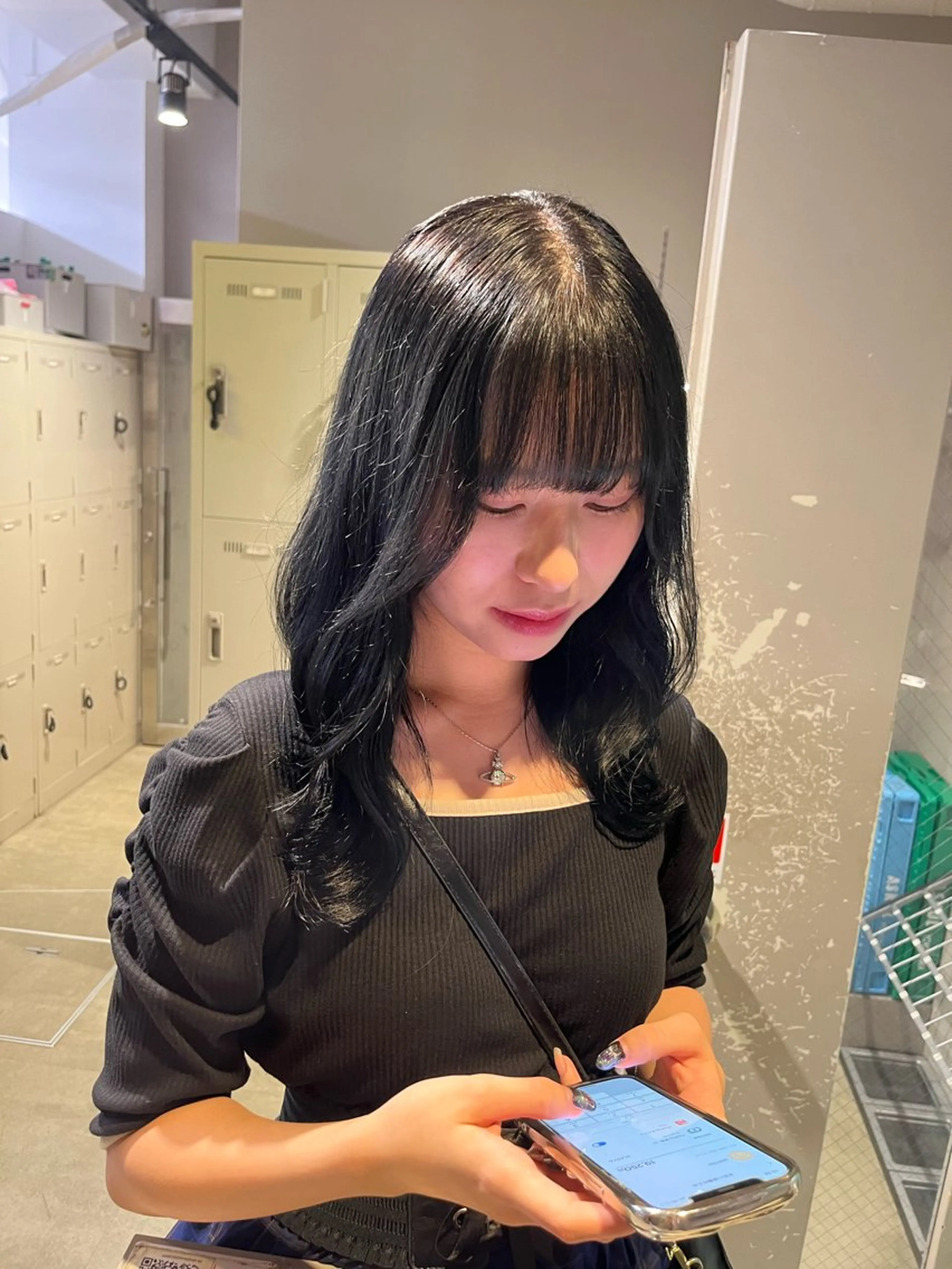 セミロング ヘアカラー トリートメント 寒色＆ブリーチ特化 寒色MiOのヘアスタイル