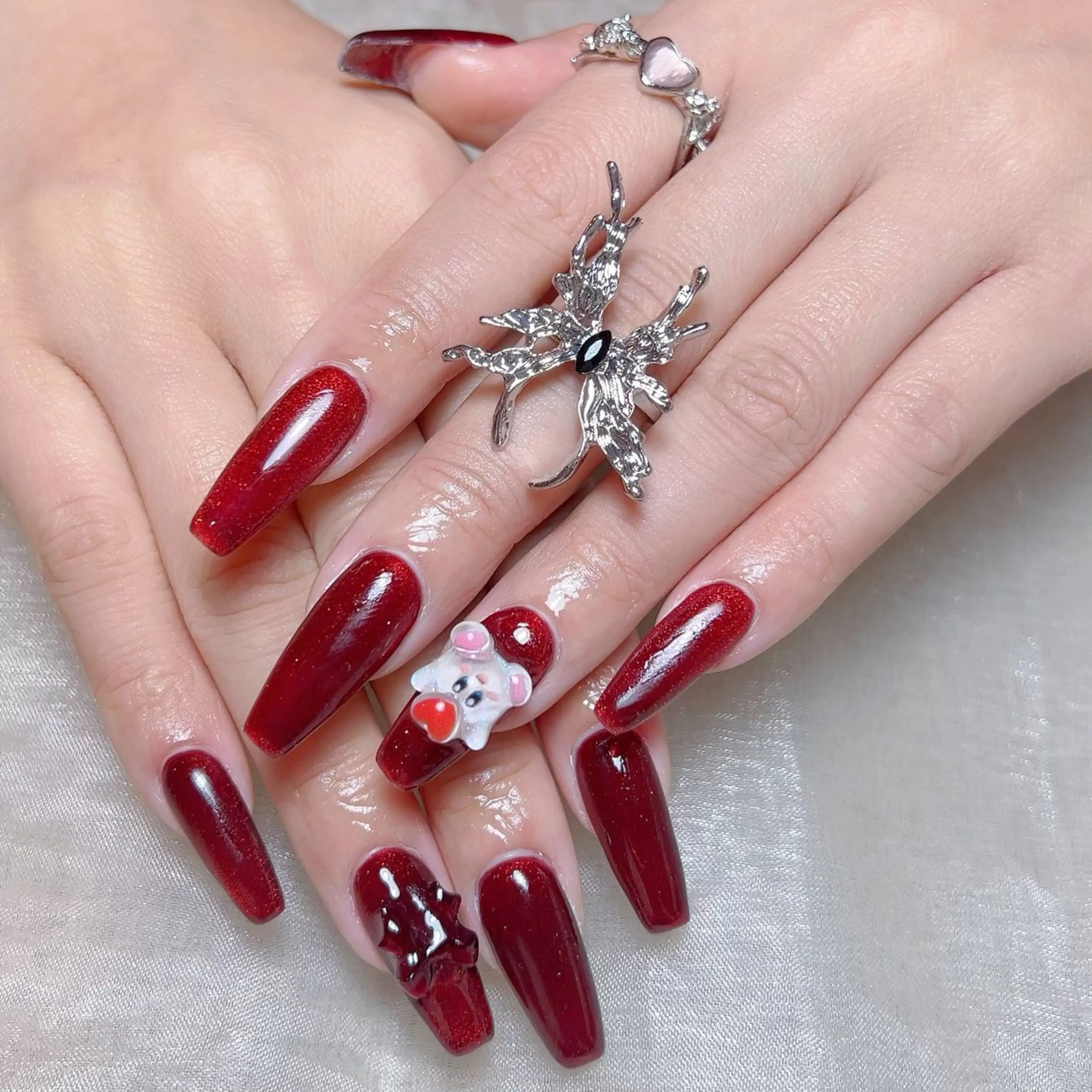 メンズ ネイル メンズ韓国風 アートネイル オーロラネイル ガーリー キラキラネイル ハンドネイル Nail salon 木にいるのネイルデザイン