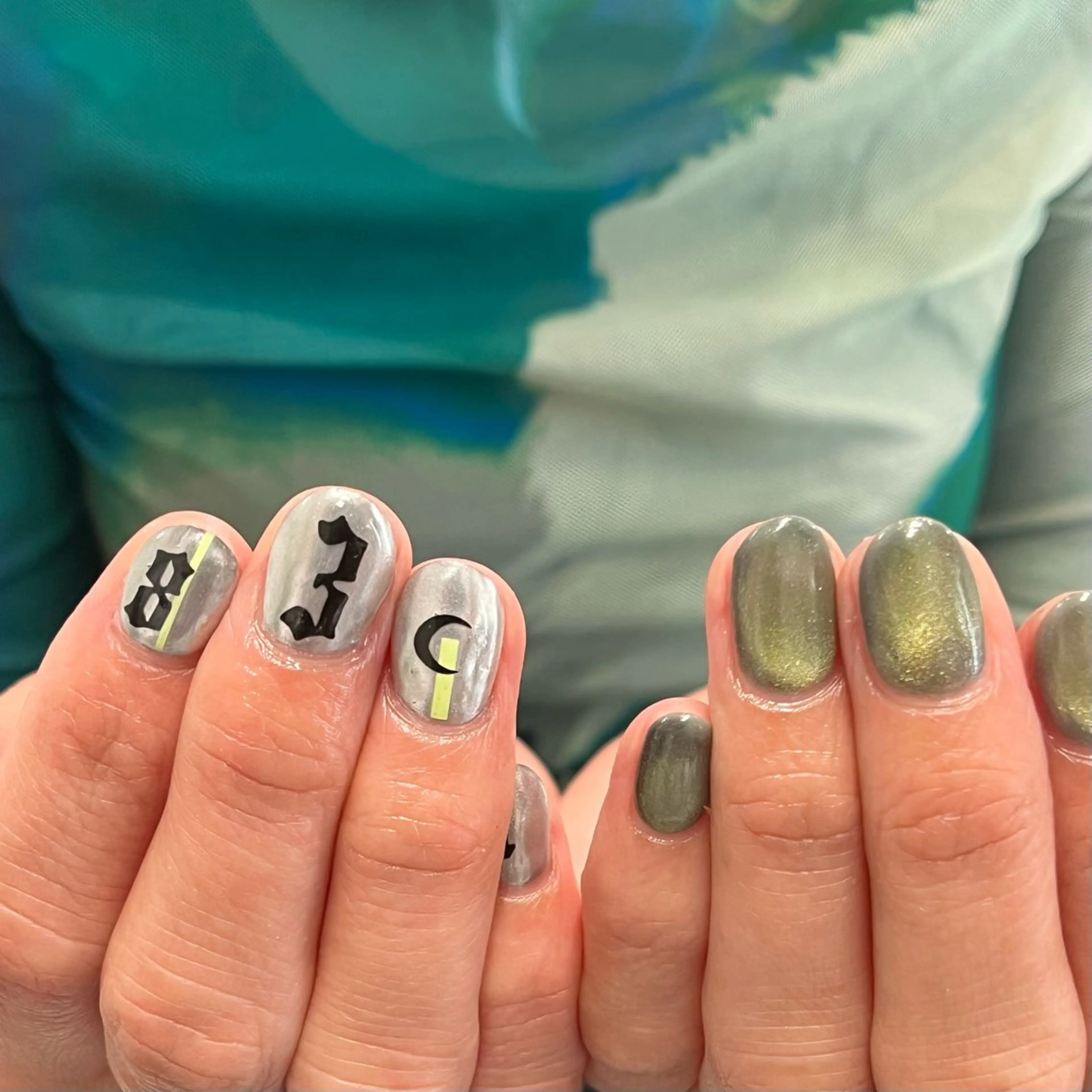 ネイル シルバー 城東区ネイルサロン carpediemのネイルデザイン