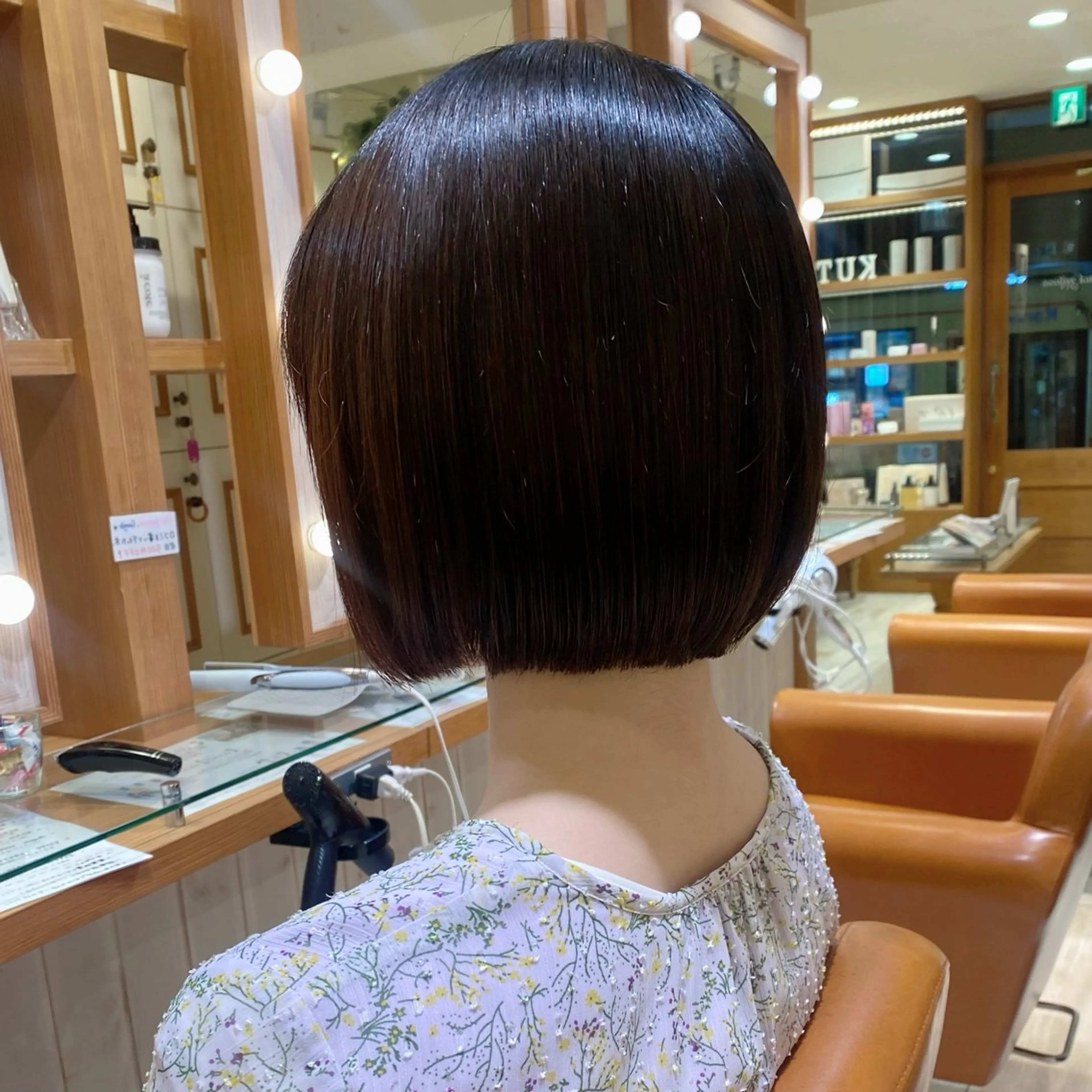 ショート ボブ カット 🌸小島友梨香🌸 ブリーチカラーのヘアスタイル