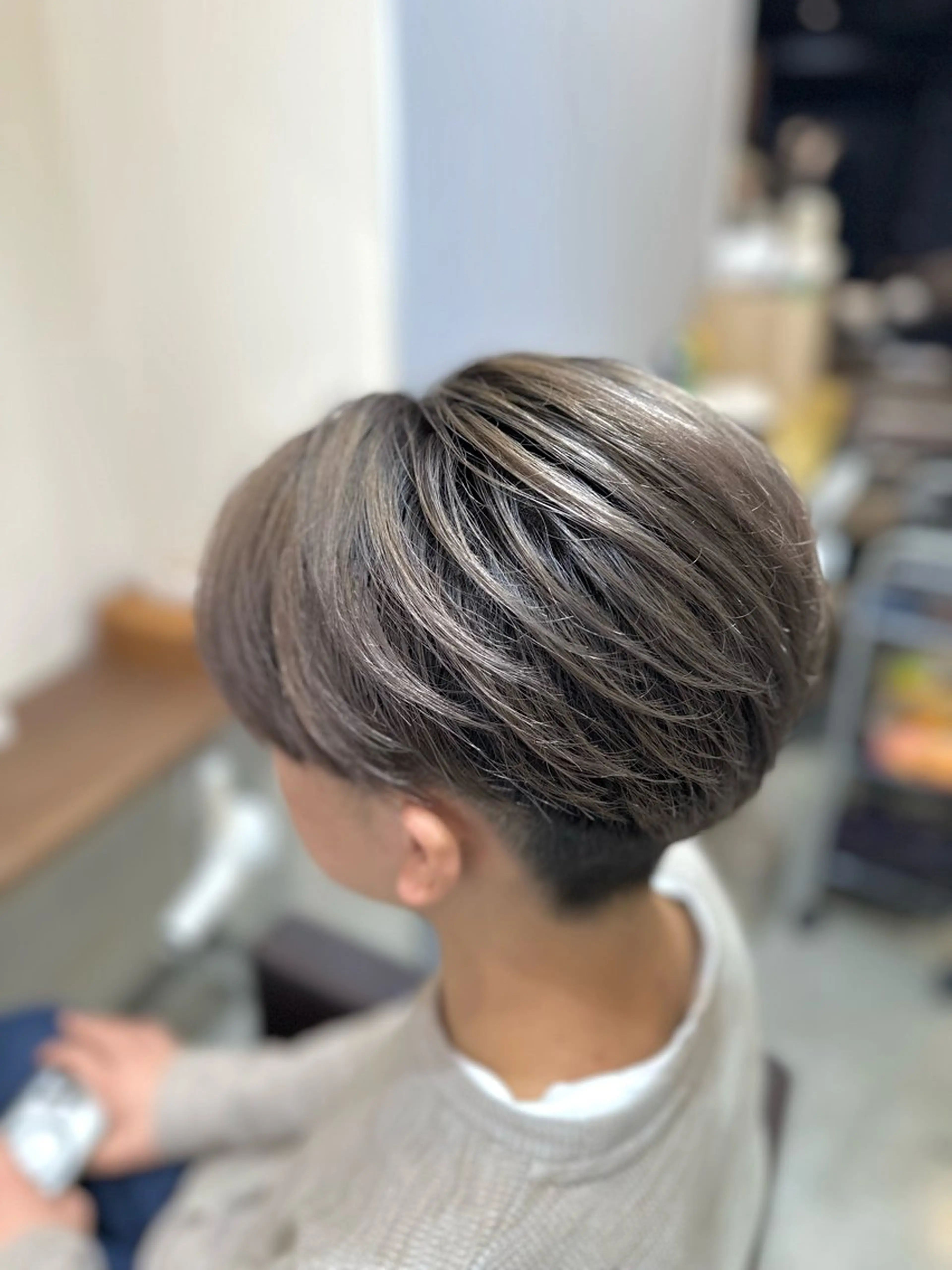 ショート カラー カット ヘアカラー トリートメント ヘッドスパ 巻けるケア縮毛矯正✨ ケアカラー✨山下のヘアスタイル