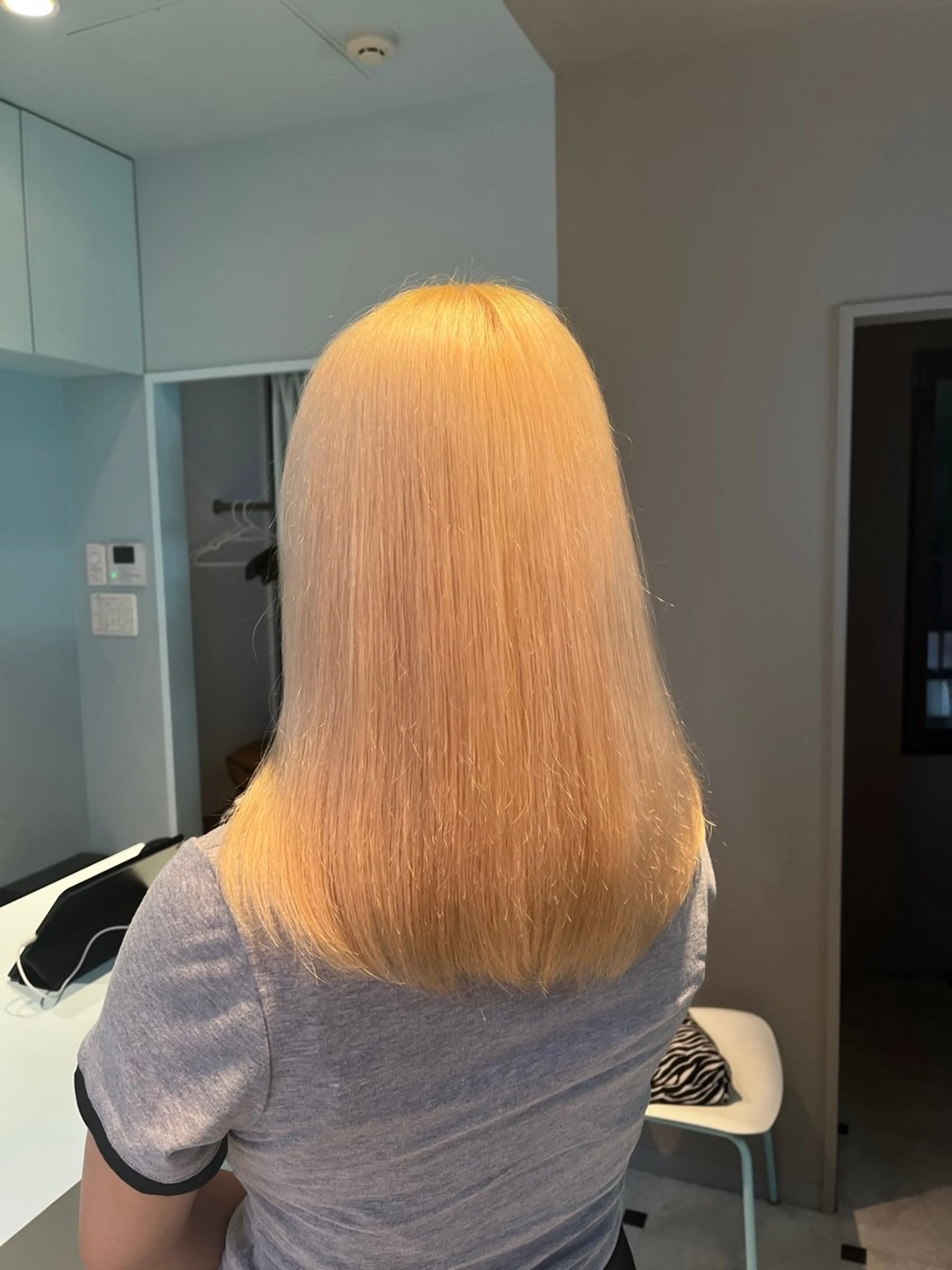 セミロング カラー ヘアカラー トリートメント ブリーチカラー 🩵MIZUKIのヘアスタイル