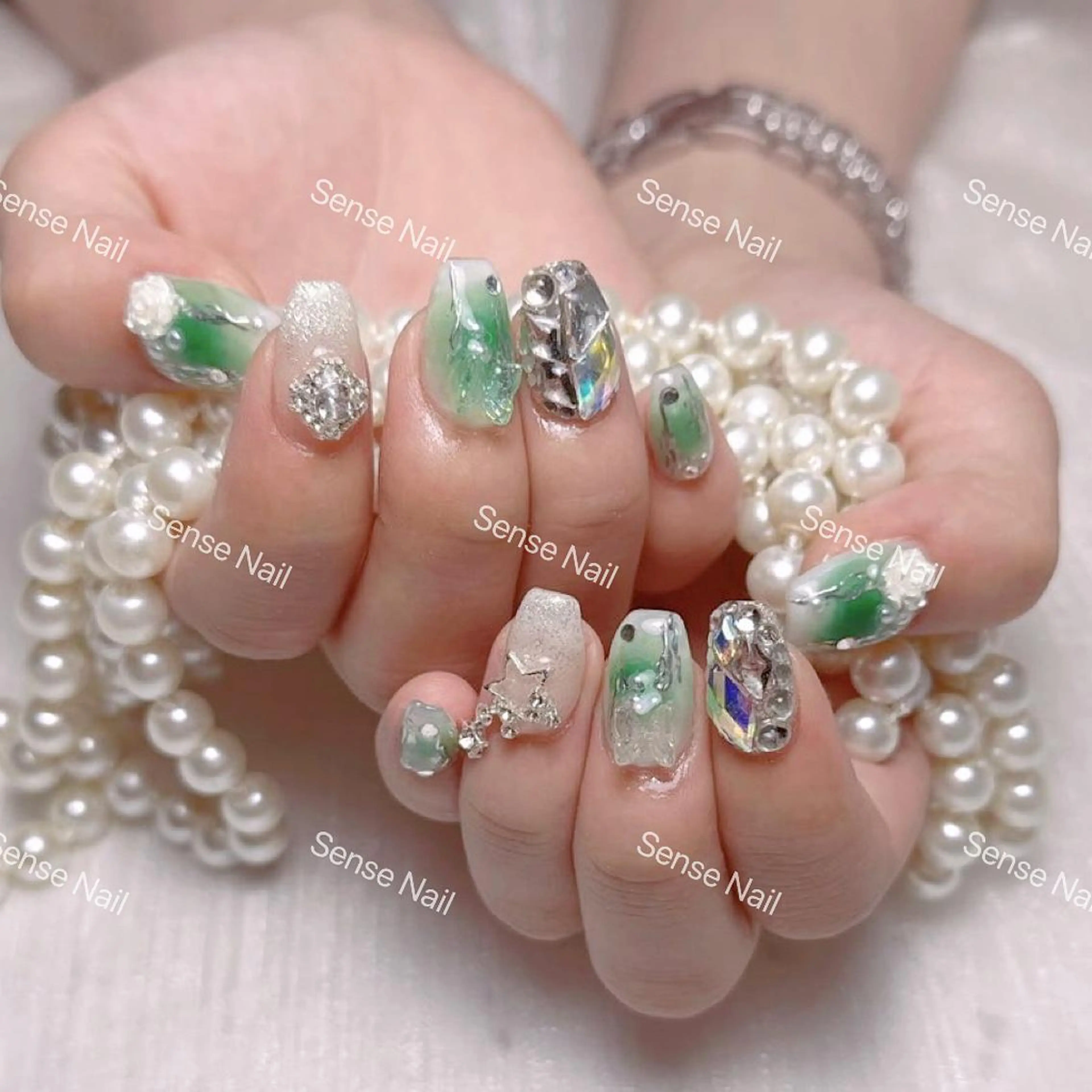 ネイル ハンドネイル ハンドケア Feinn Ink💕のネイルデザイン