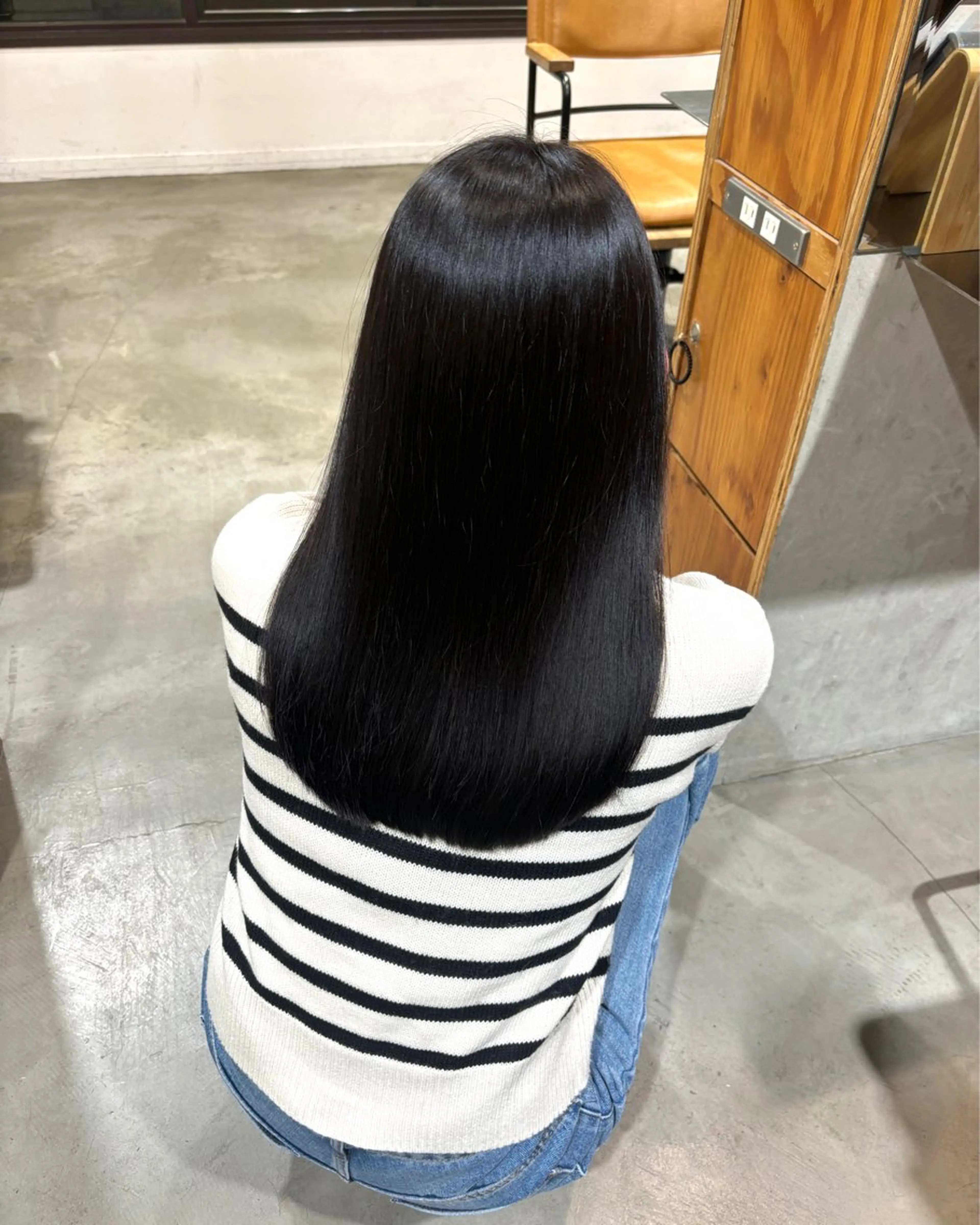 ロング カラー ダークグレー 小木曽 里華のヘアスタイル