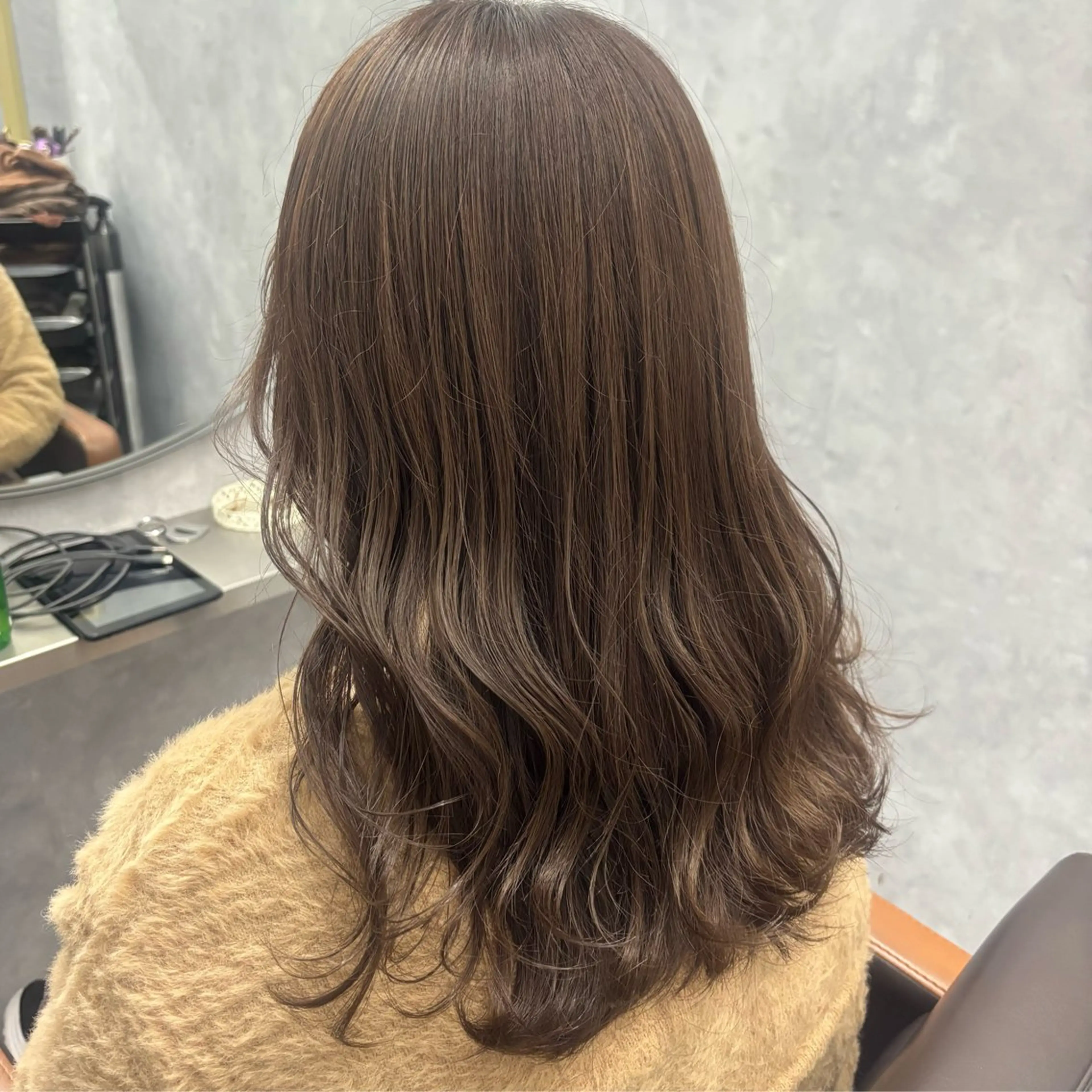 ロング カラー カット ヘアカラー NUMBER_ ユイナのヘアスタイル