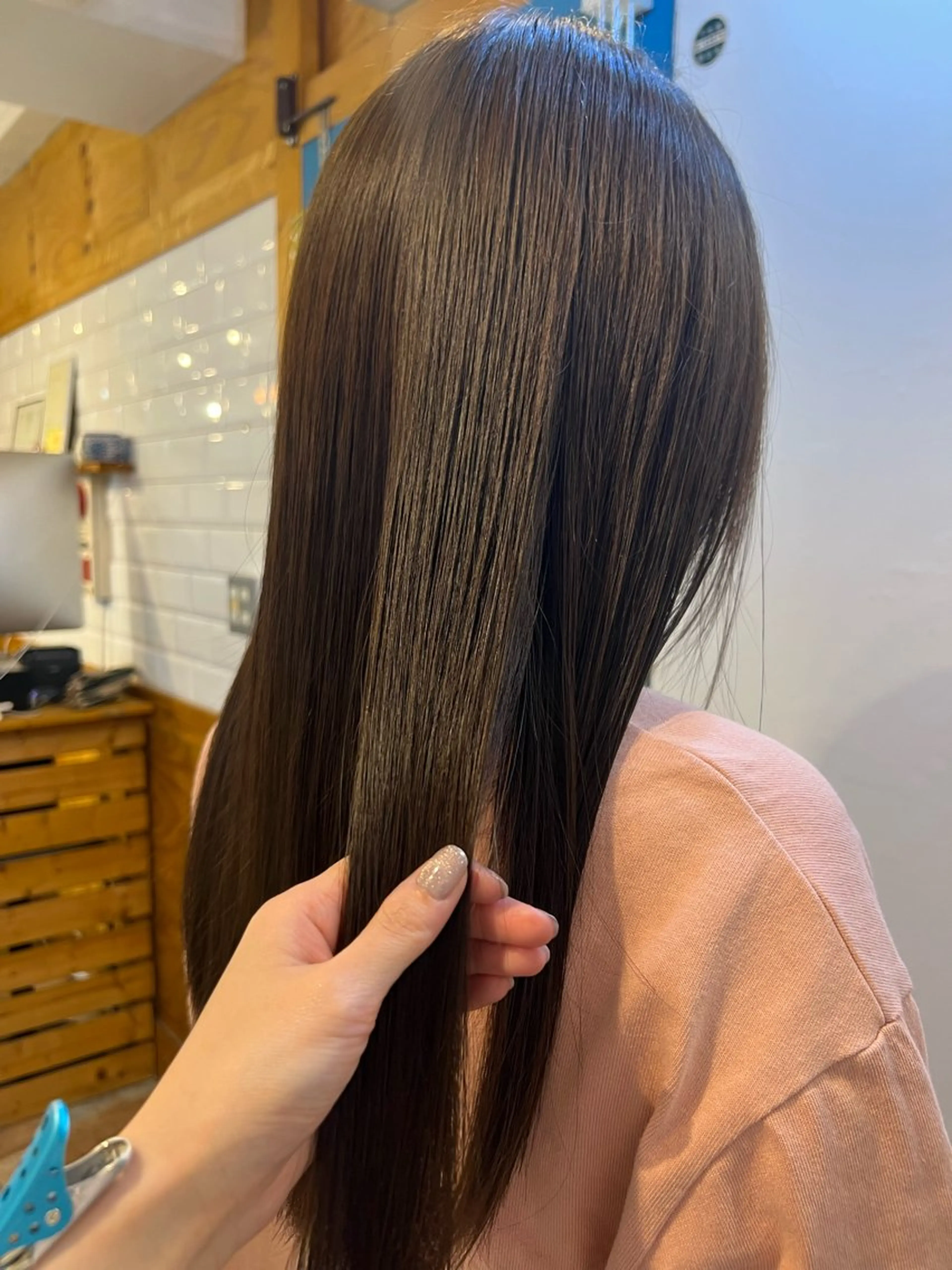 ロング カラー デザインカラー イヤリングカラー ハイライトカラー ボブ 顔周りカット 縮毛矯正 トリートメント KANA/ボブ/ インナーカラー/艶髪のヘアスタイル