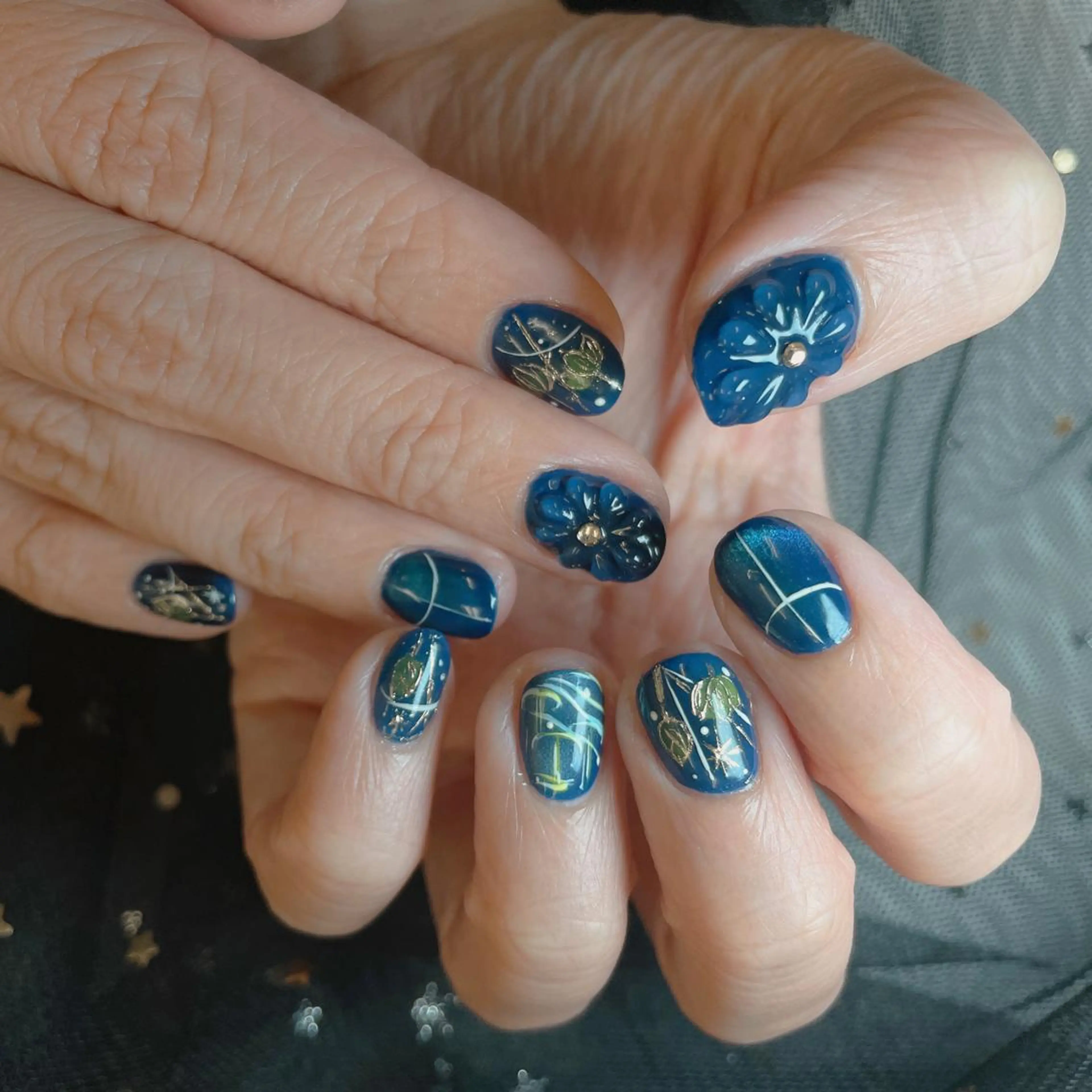 ネイル ハンドネイル ルイス " Nail 渋谷のネイルデザイン