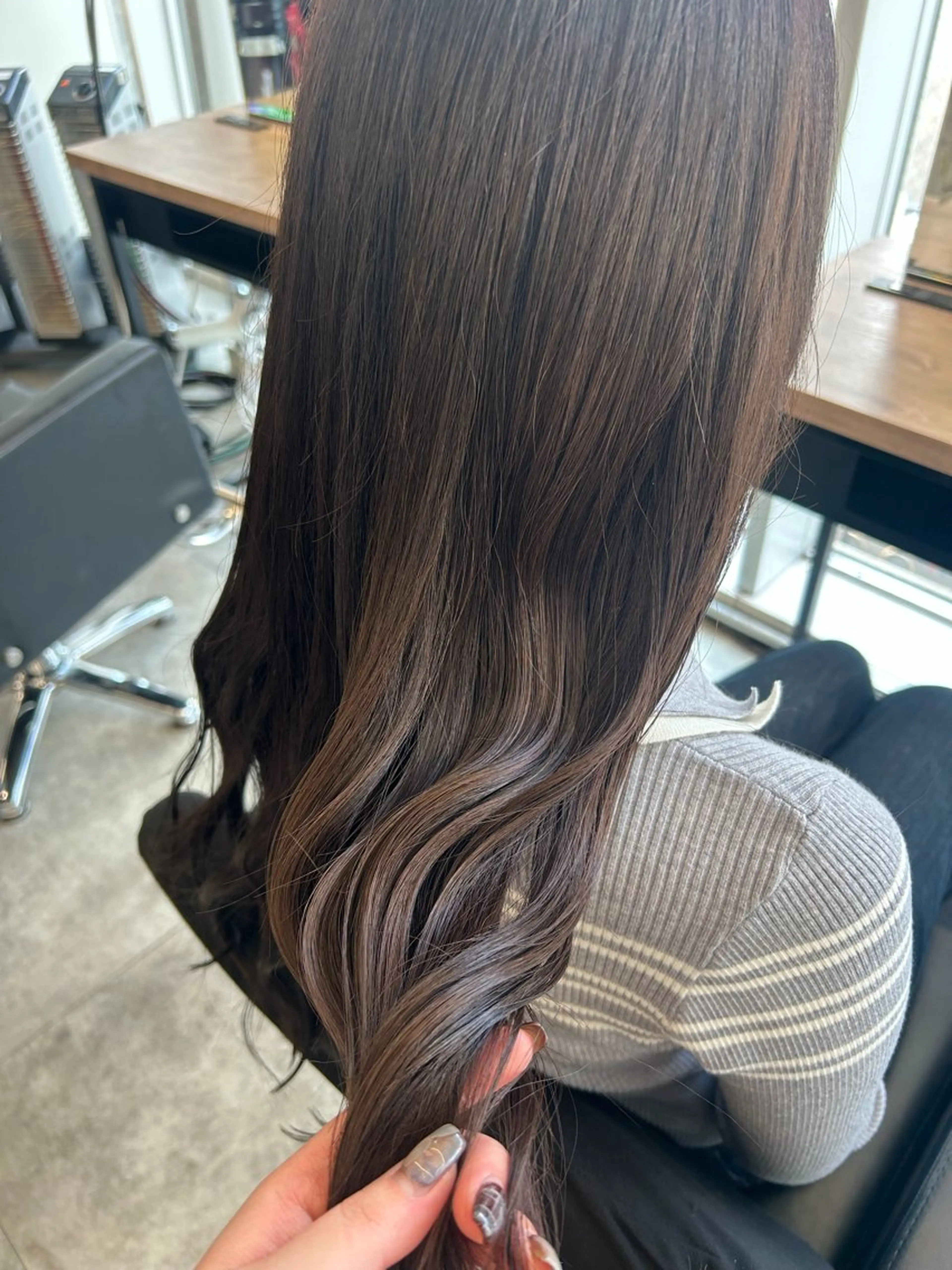 ミディアム カラー ブラウンカラー 透明感カラー 💟艶カラー・トリー トメント/リサ🤍のヘアスタイル