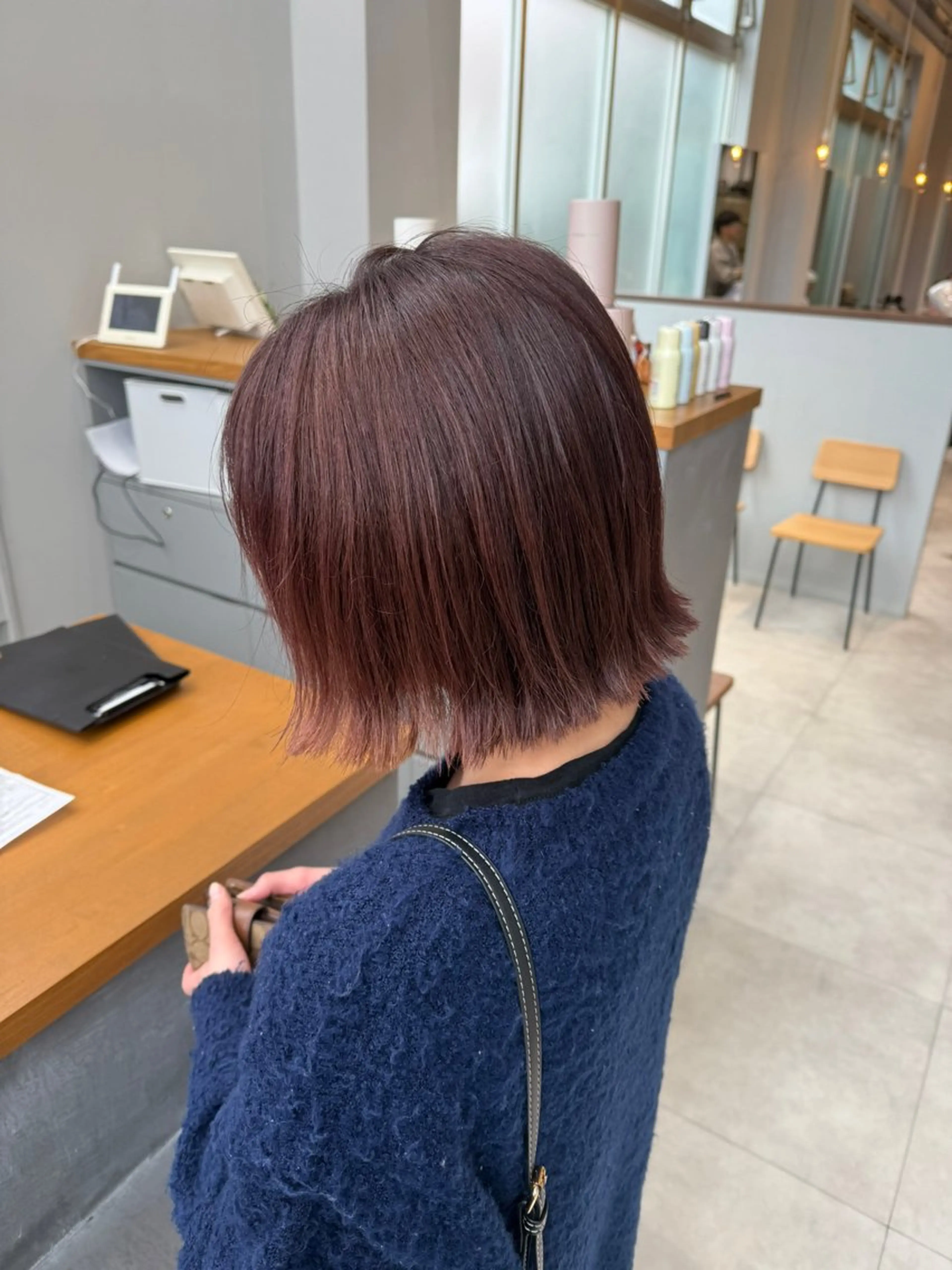 ショート カラー 切りっぱなしボブ ボブ エマ ピボット 中川店所属・富原崇太/切りっぱな しボブ/透明感カラーのヘアスタイル