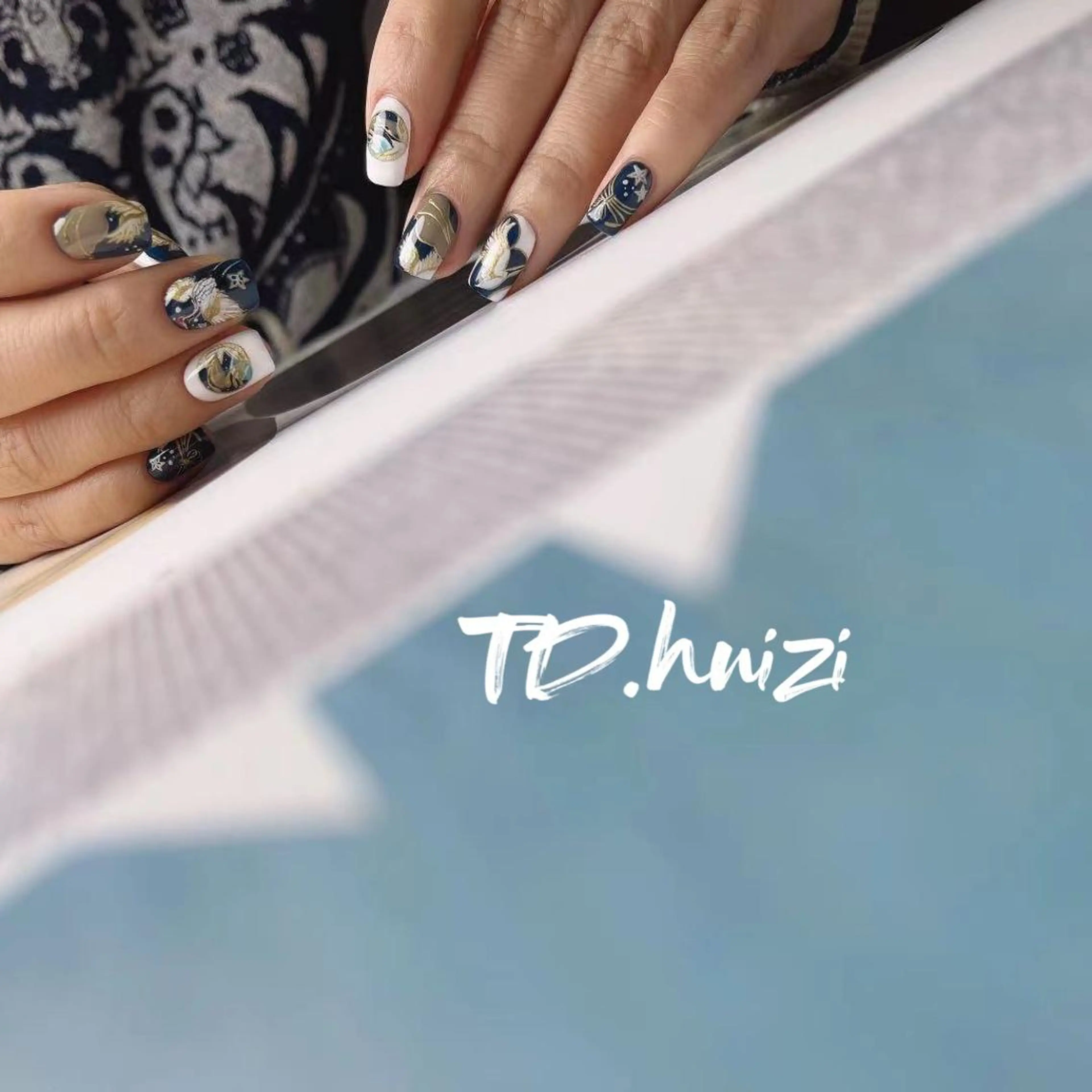 ミディアム めぐみのネイルサロン 惠のネイルデザイン