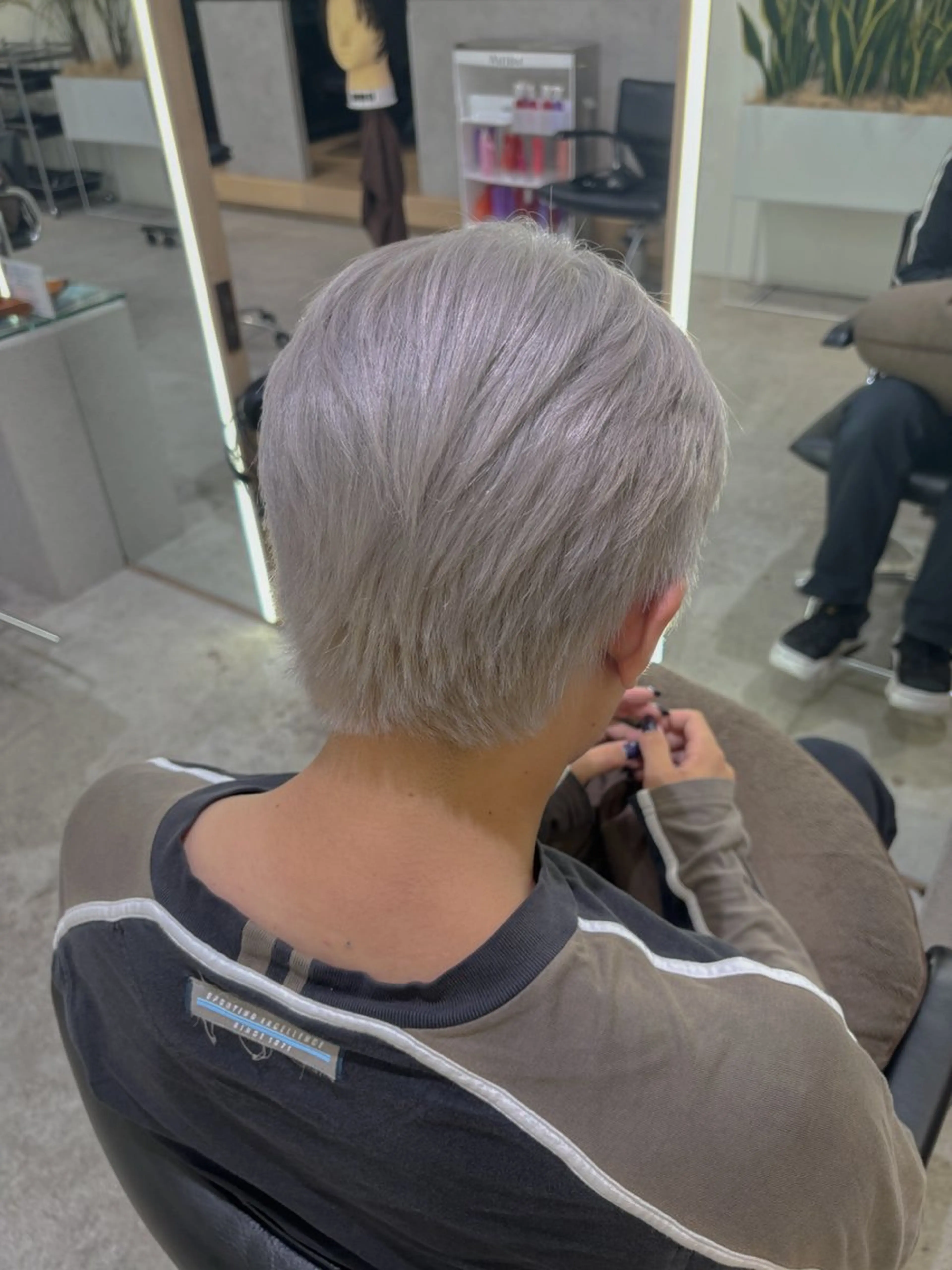 ショート カラー ヘアカラー 須藤 萌のヘアスタイル