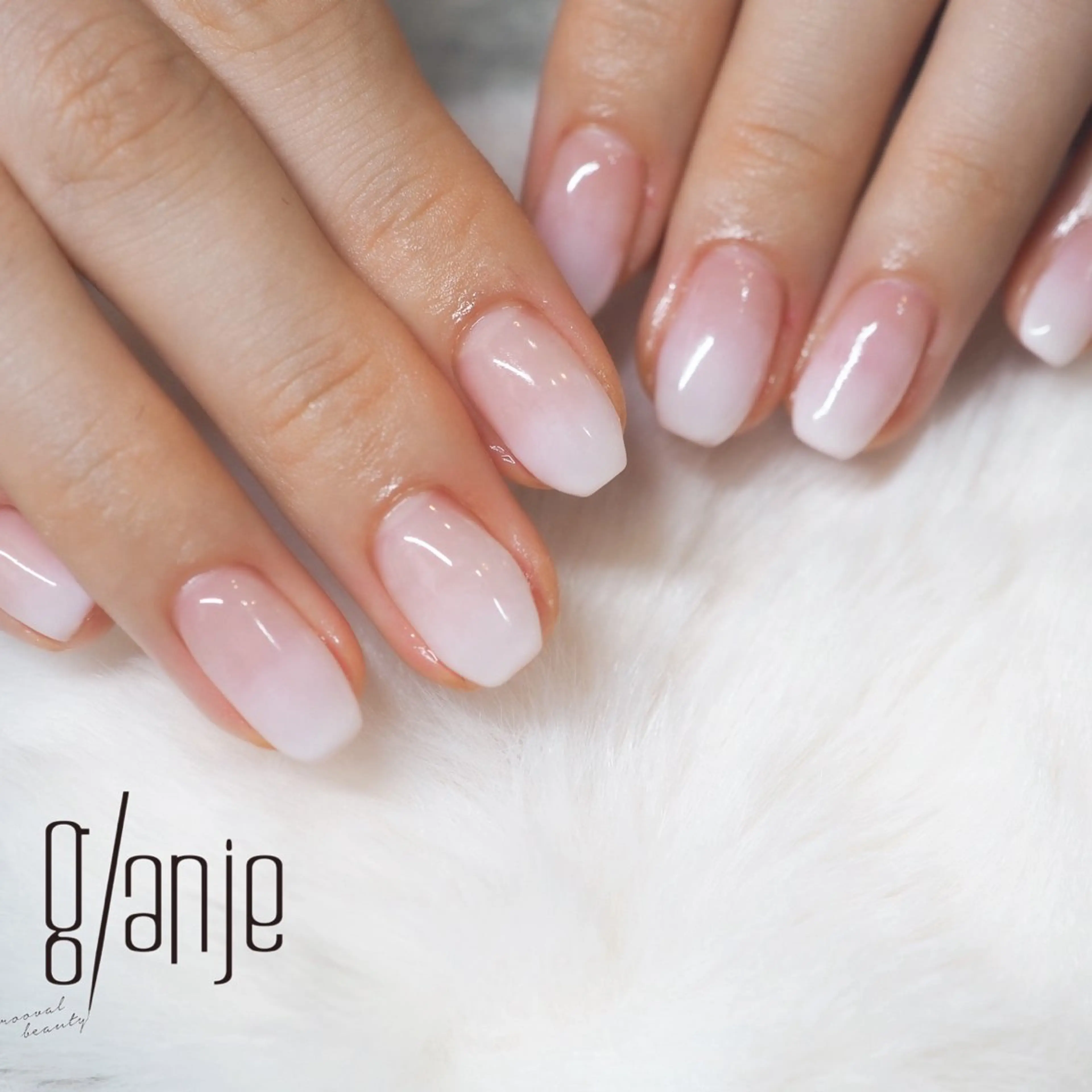 ネイル glaNje shioriのネイルデザイン