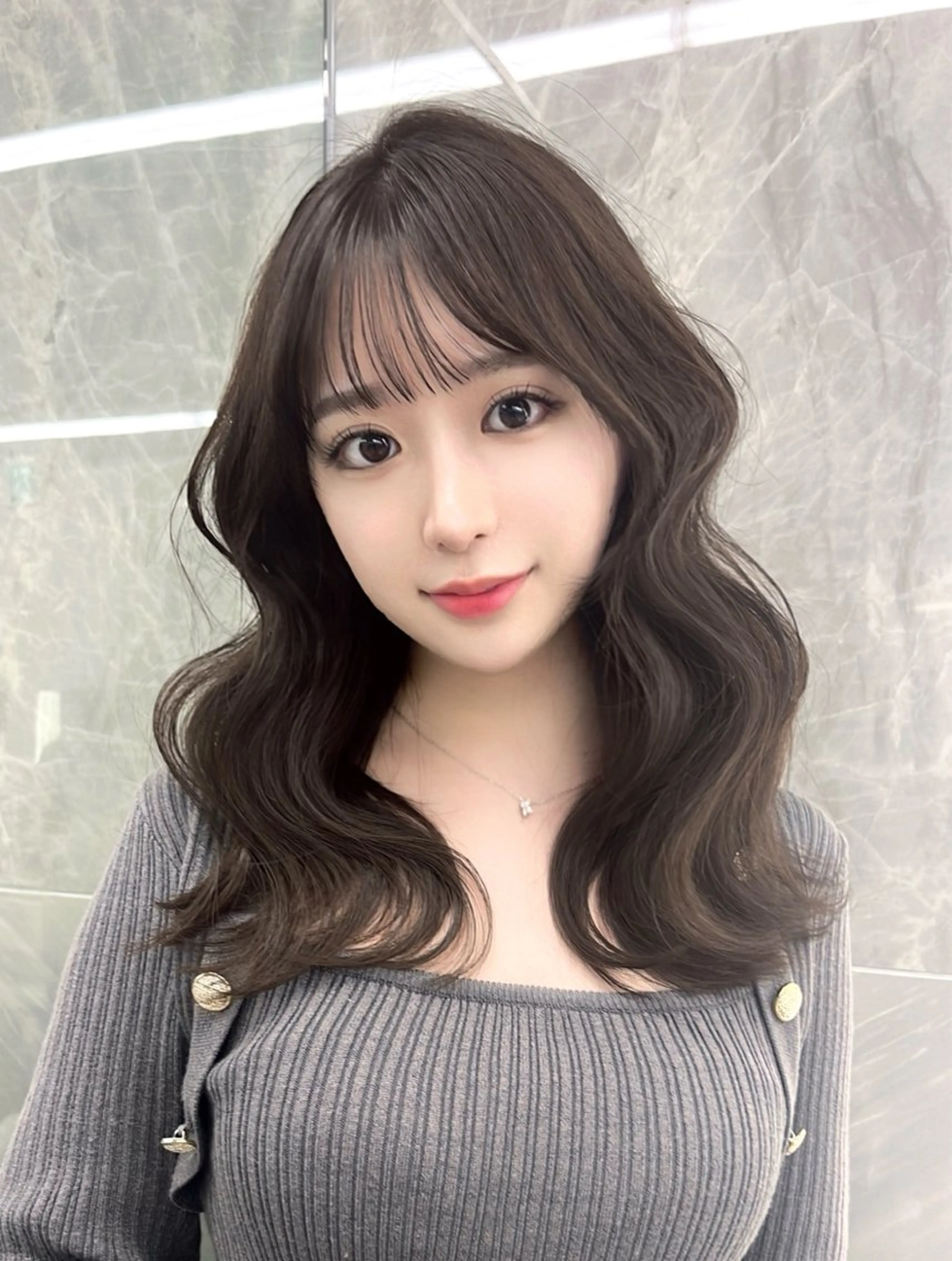 ミディアム 國藤 彩のヘアスタイル