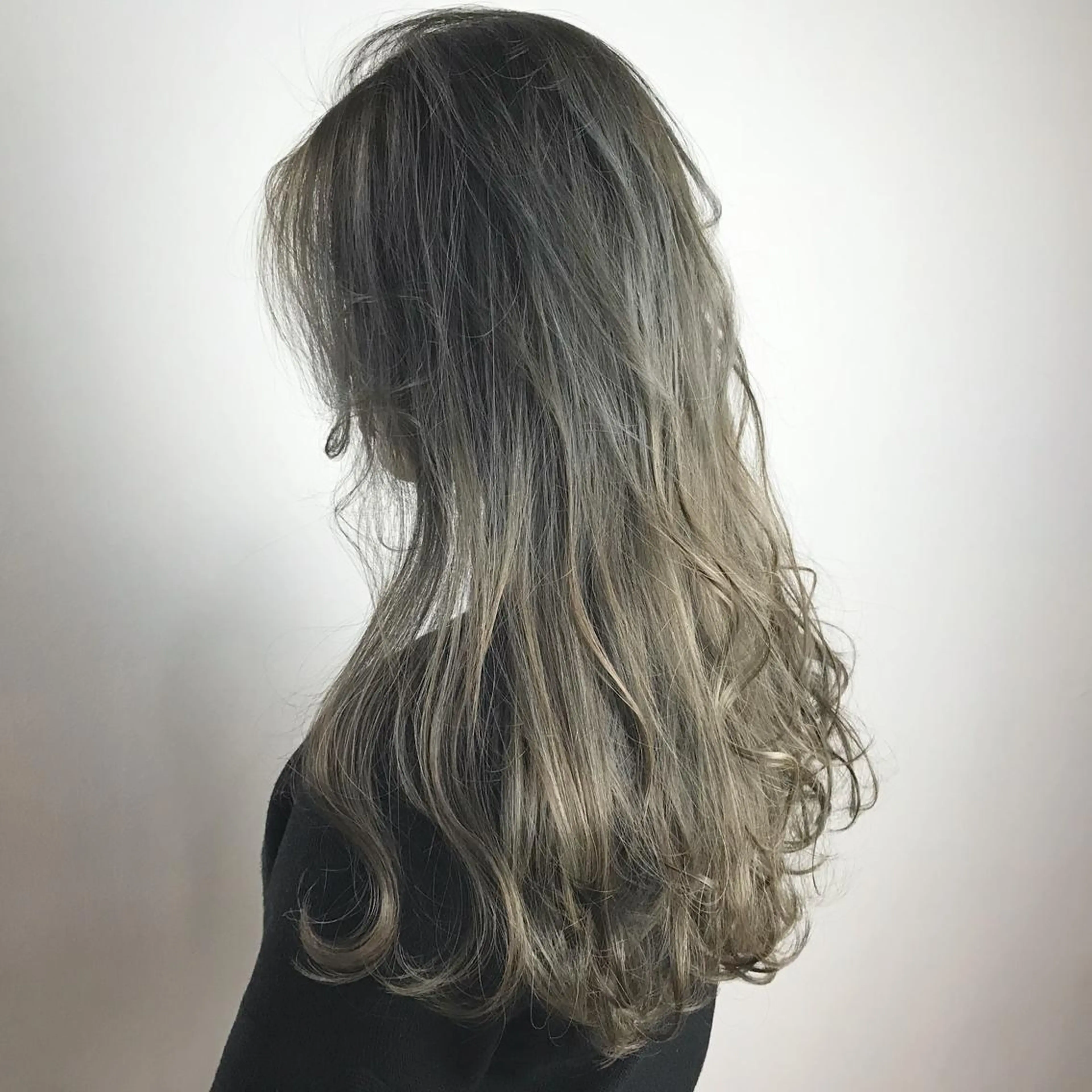 ロング カット ヘアカラー CHELSEA神戸所属・MORISAKI ✂︎縮毛矯正のヘアスタイル