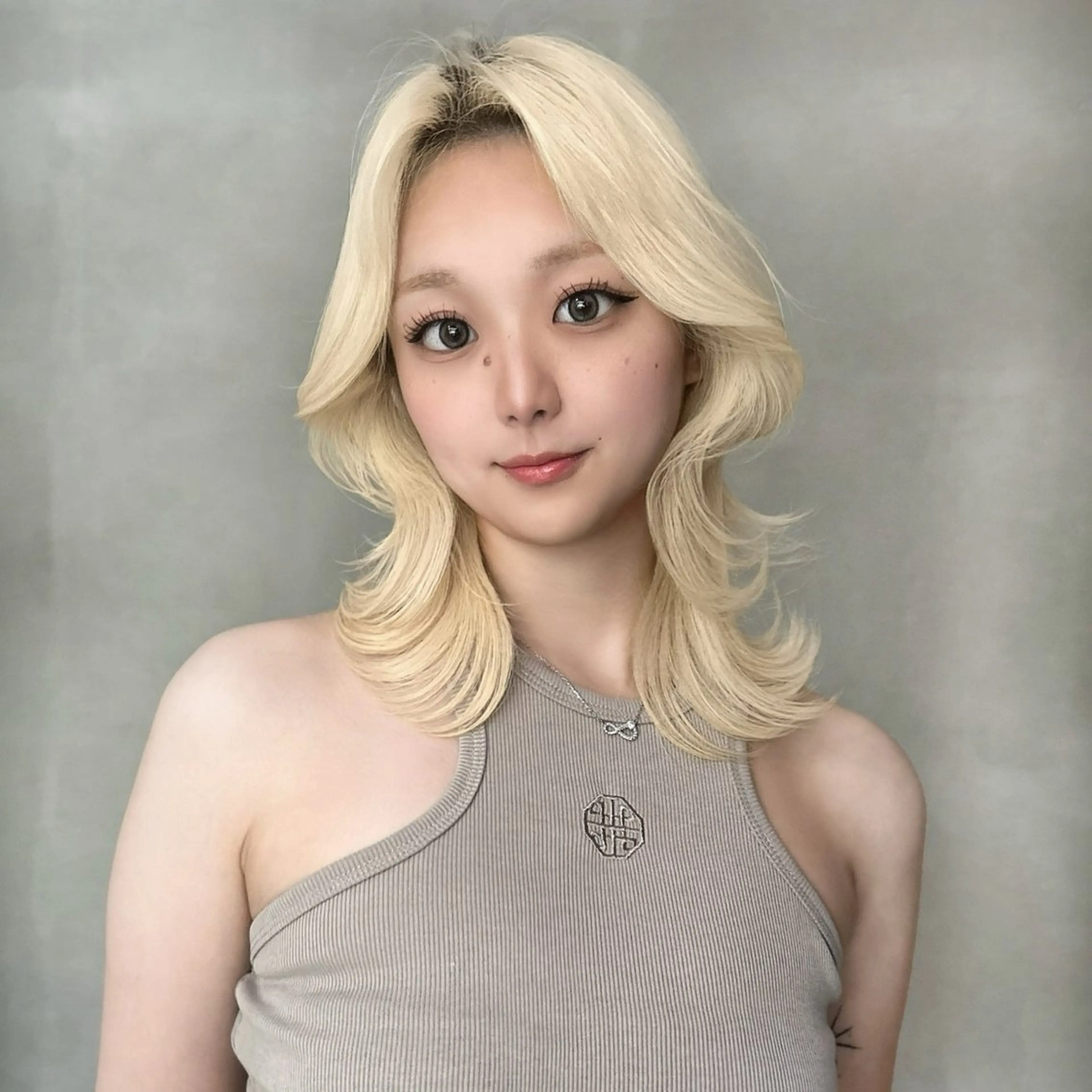 ミディアム レイヤーカット 🥇KEN /レイヤー/艶カラーのヘアスタイル