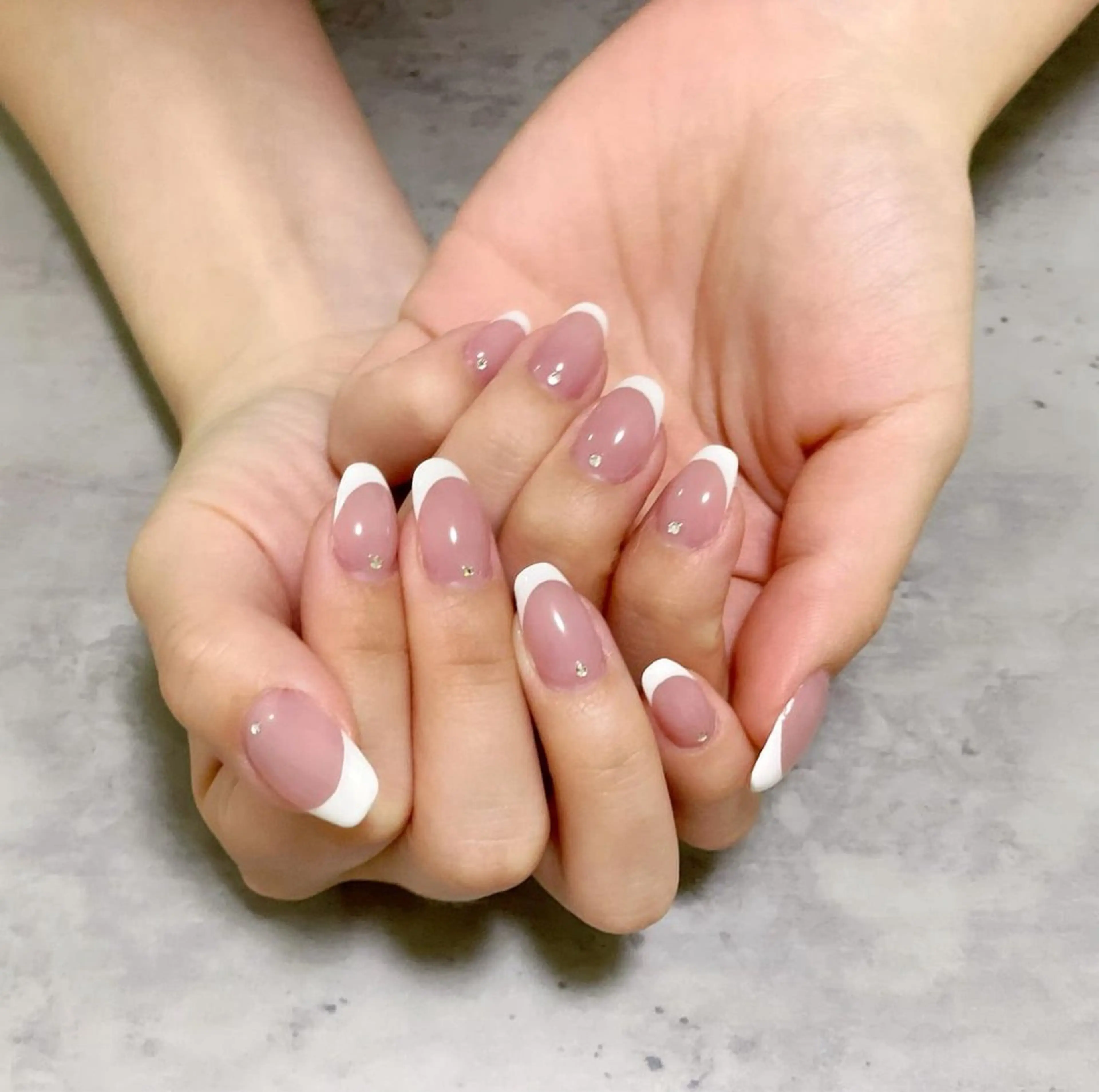 ネイル アートネイル クリアネイル フレンチネイル シンプルネイル ストーンネイル nail salon ＆ me🫧のネイルデザイン