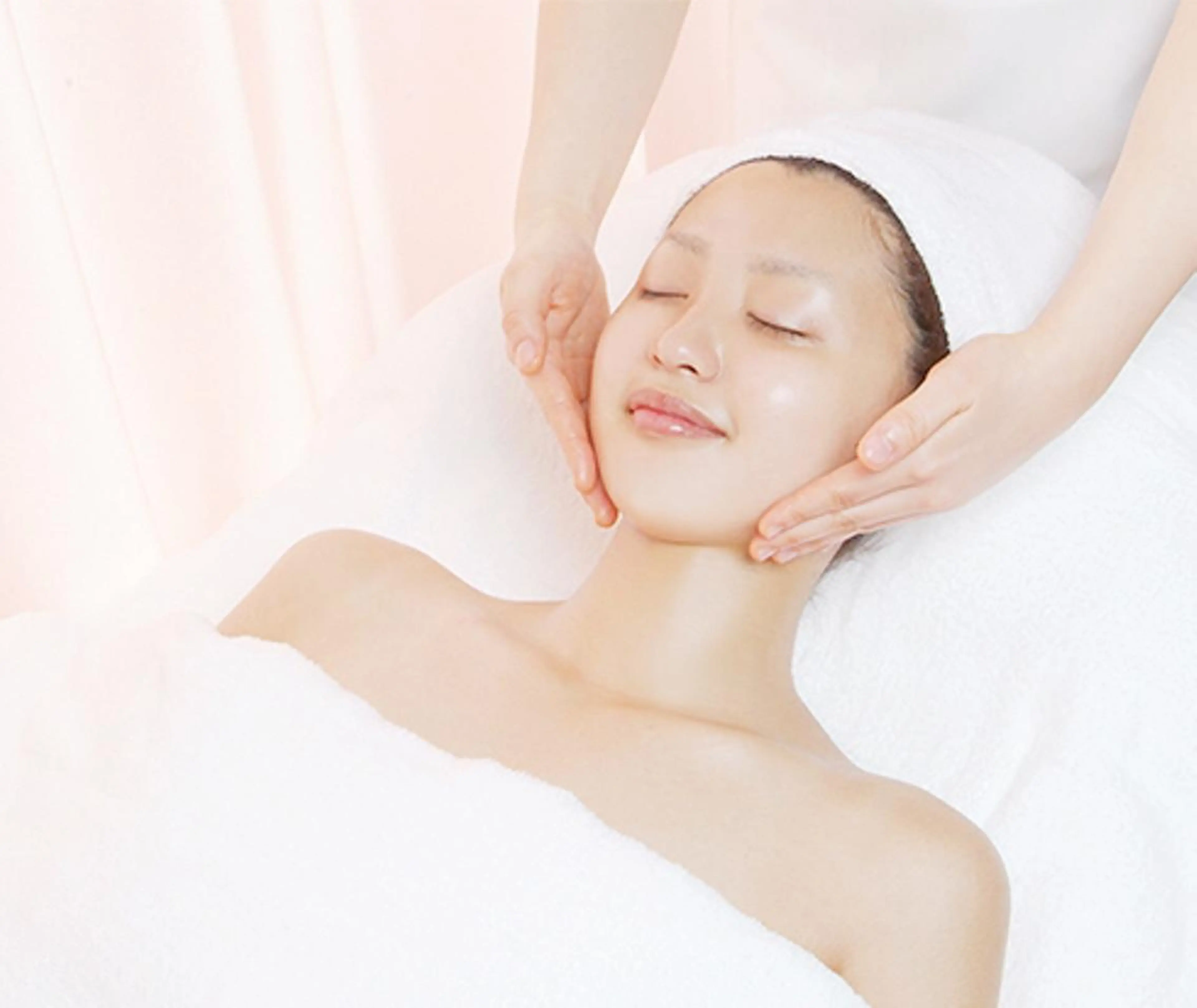 リフトUPフェイシャル(60分)の写真