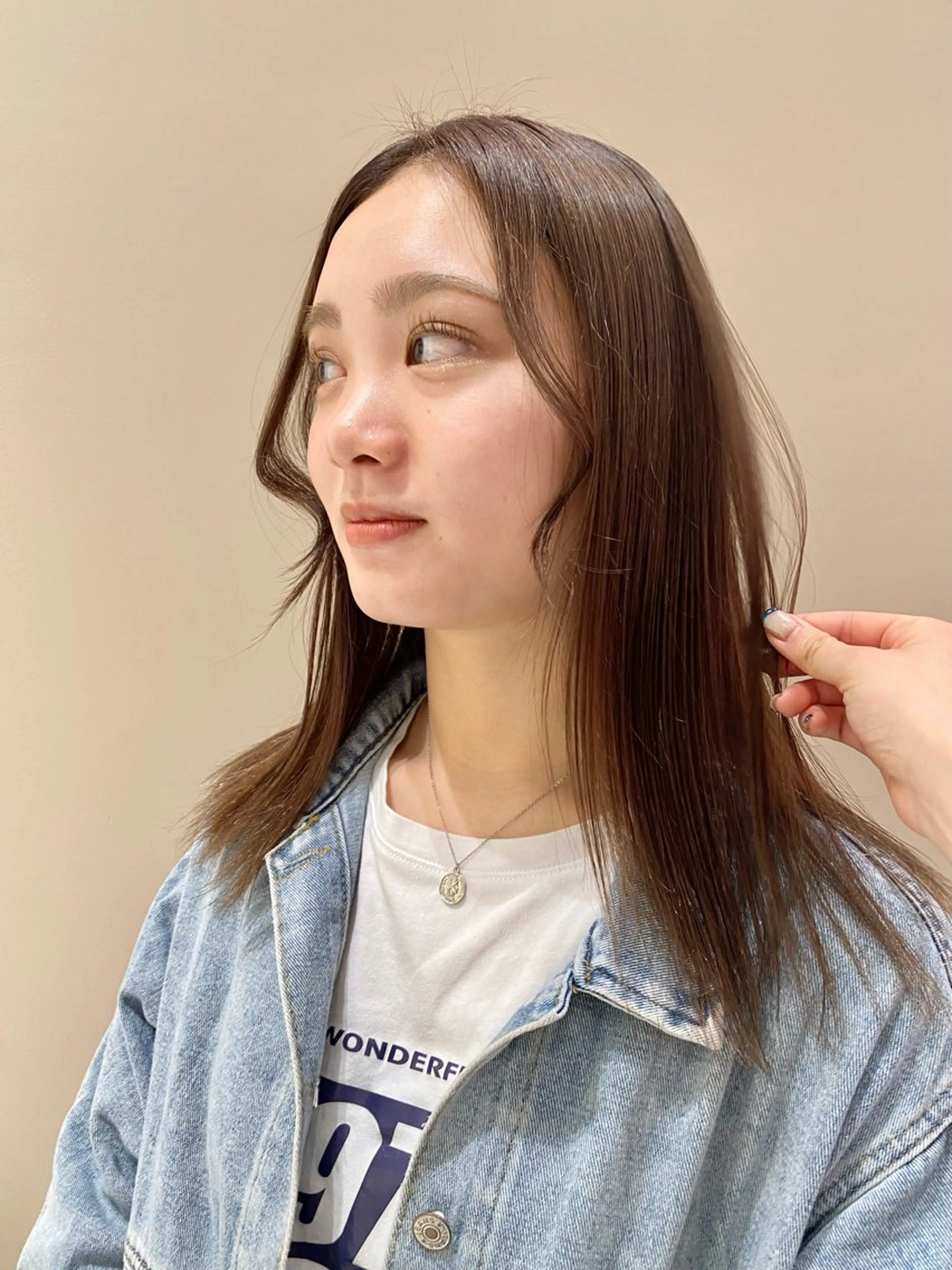 セミロング カラー ベージュ/アレンジ /横浜/杉本千夏のヘアスタイル