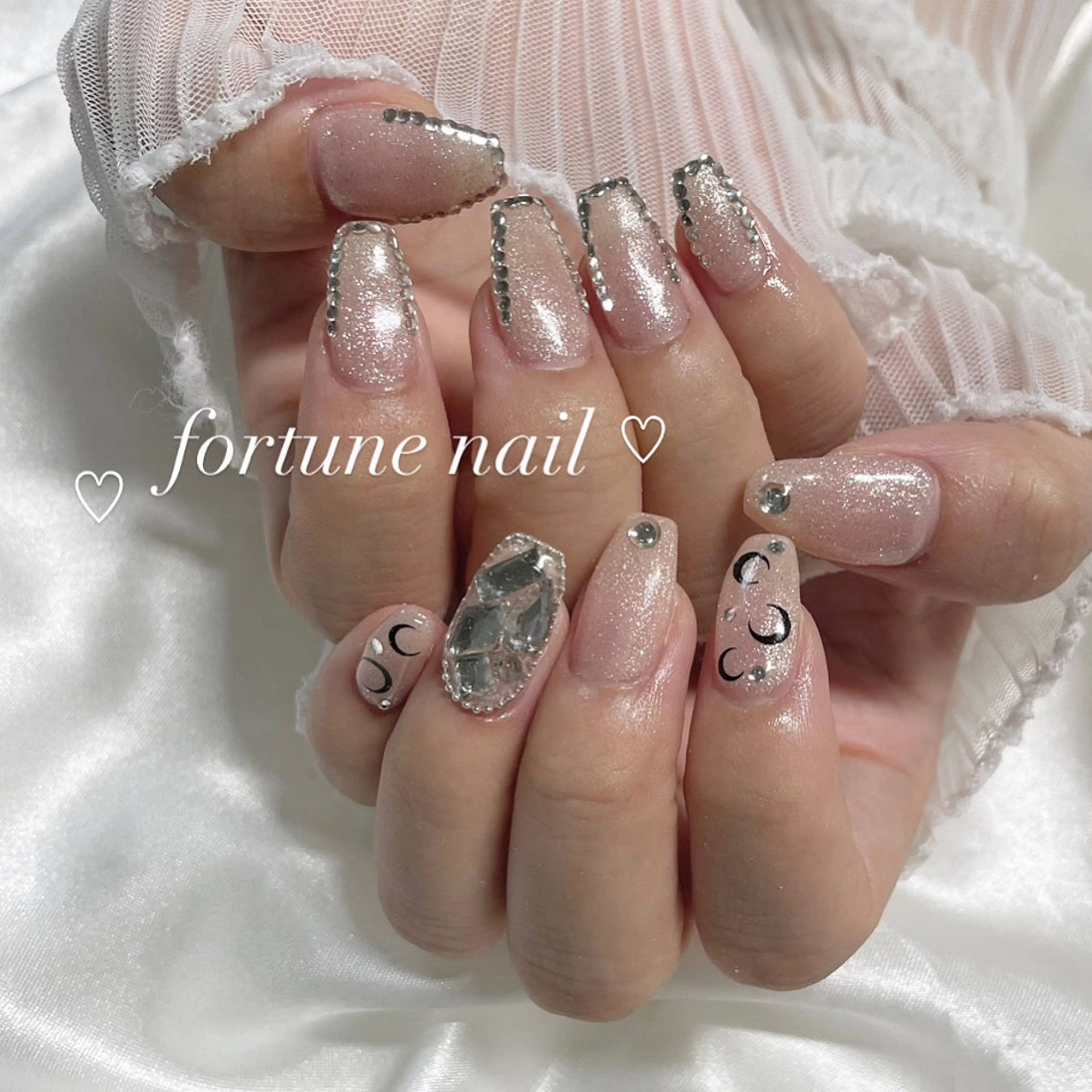 ネイル ドット ガーリー ハート キラキラネイル 韓国ネイル ハンドネイル ☆saori ☆のネイルデザイン