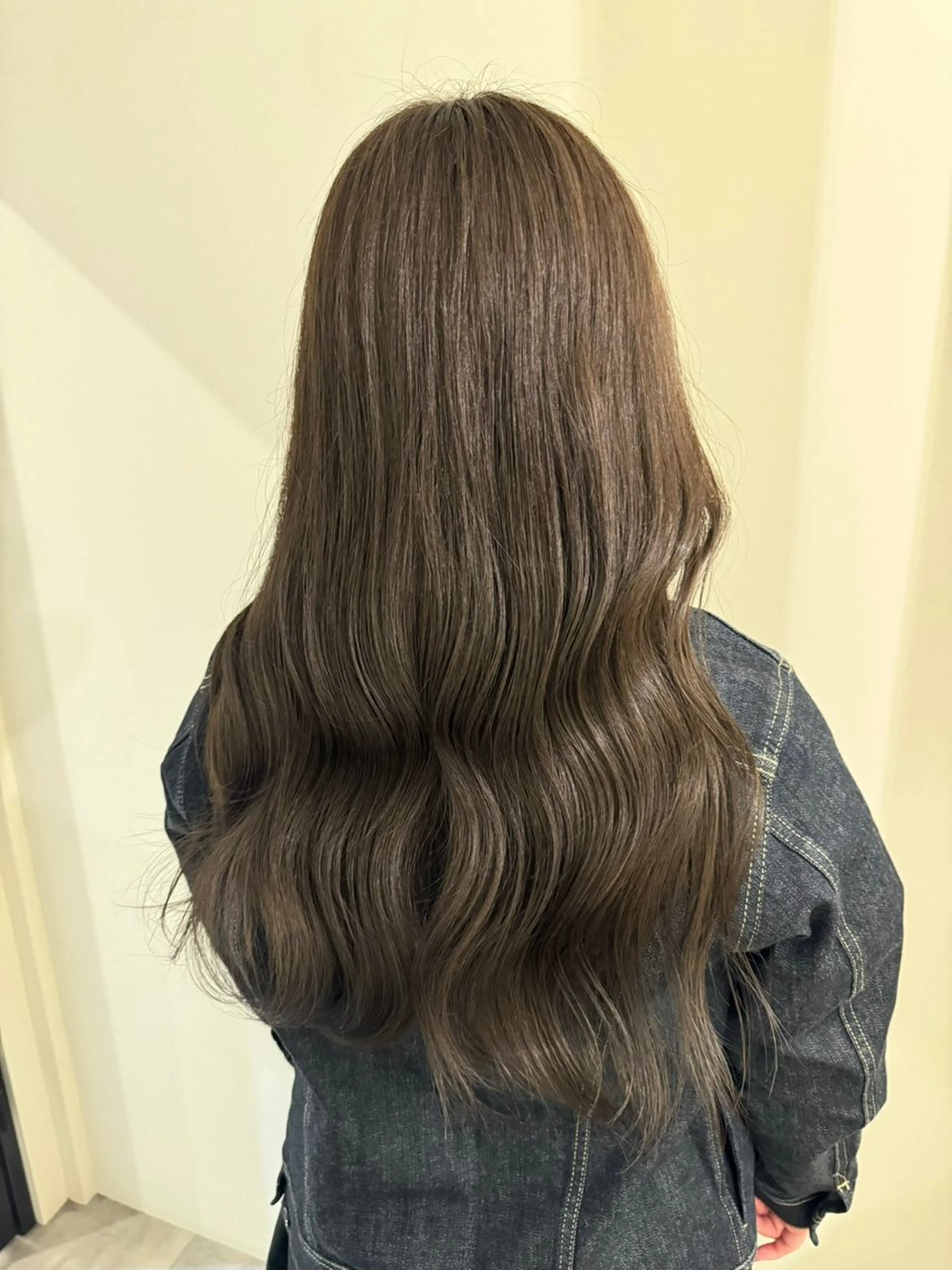 ロング カラー 内沼 恵留菜のヘアスタイル