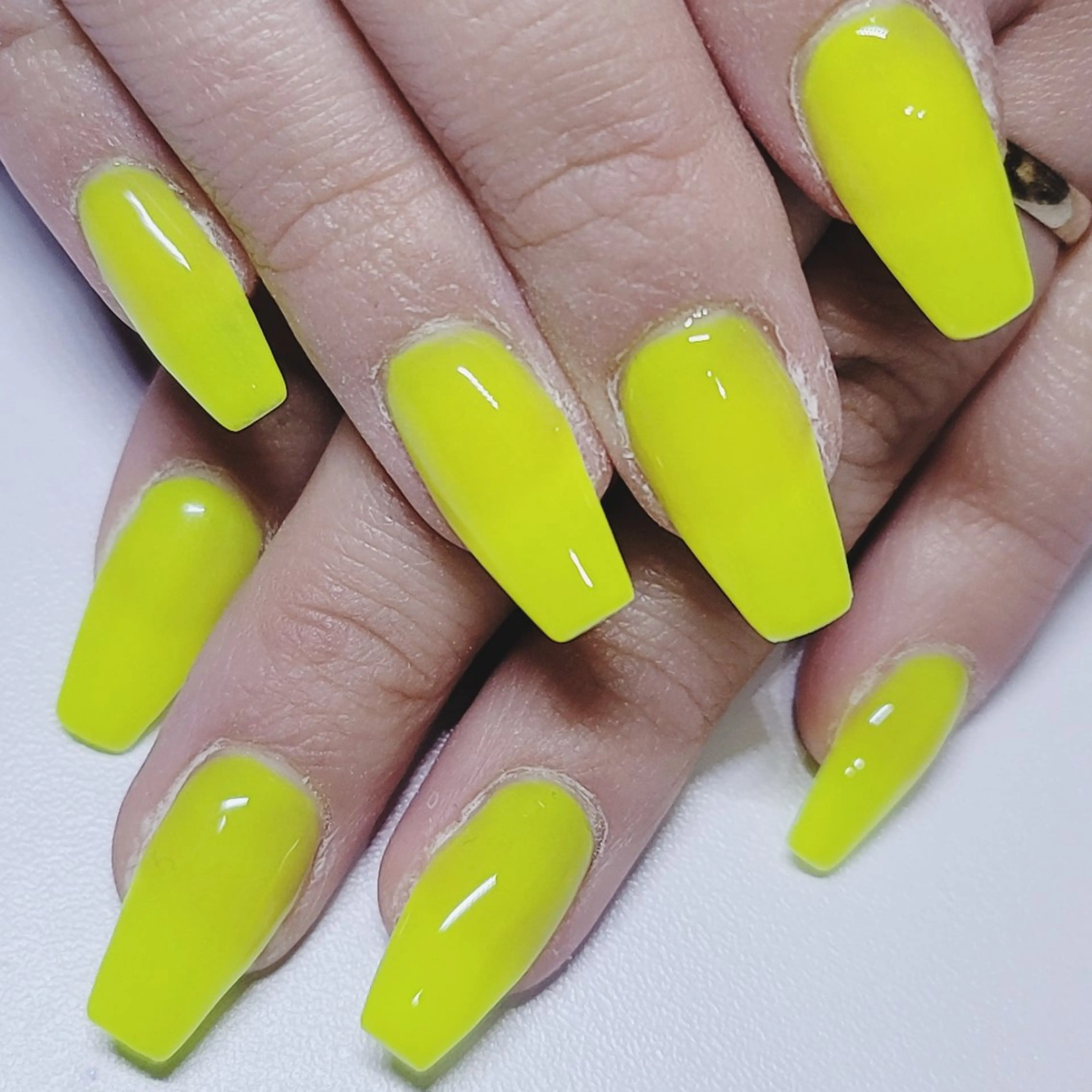 ネイル ワンカラーネイル 黄色 ハンドネイル よしだ ひろきのネイルデザイン