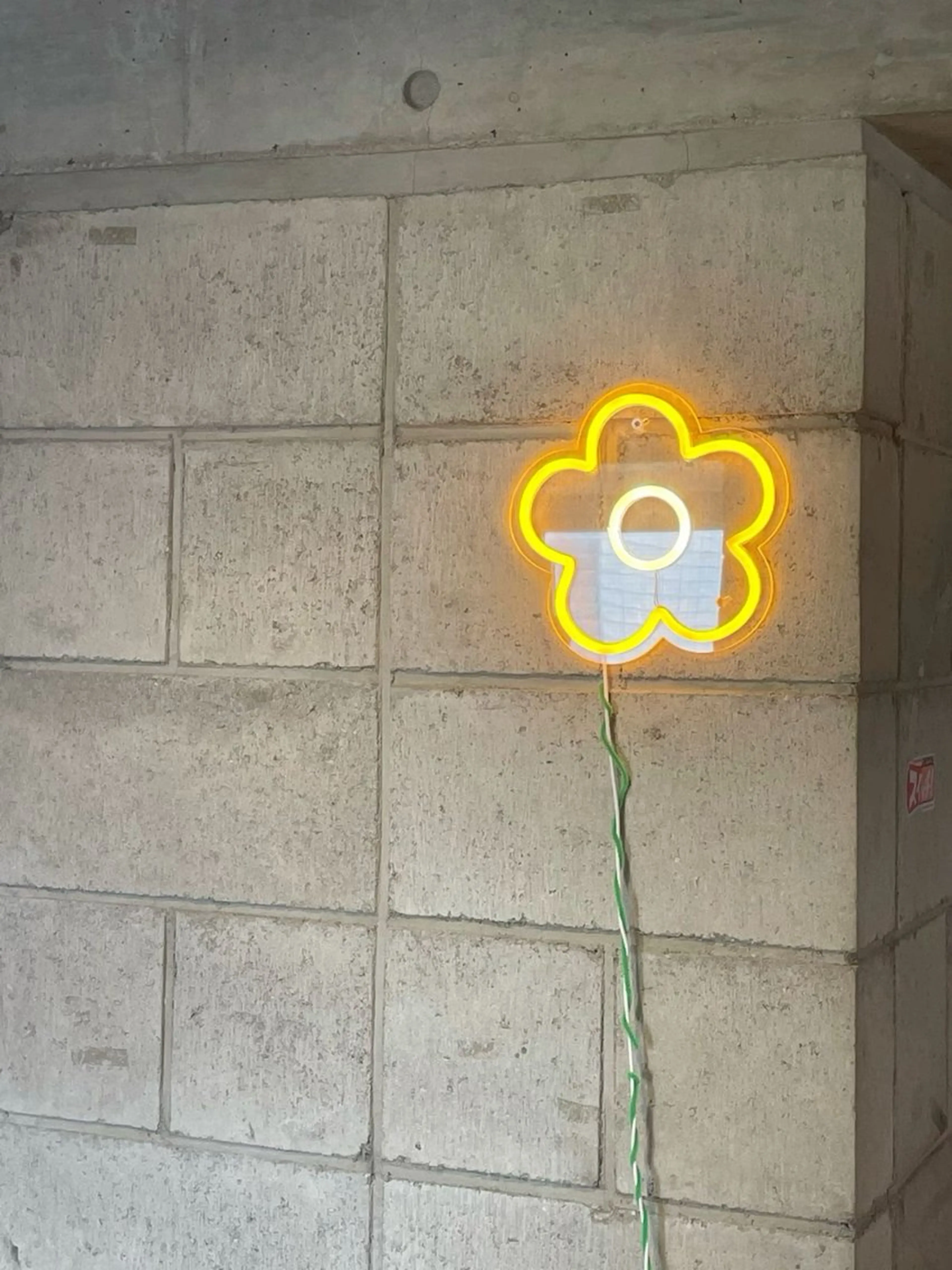 Frames 大宮 かんだのマツエク・マツパデザイン