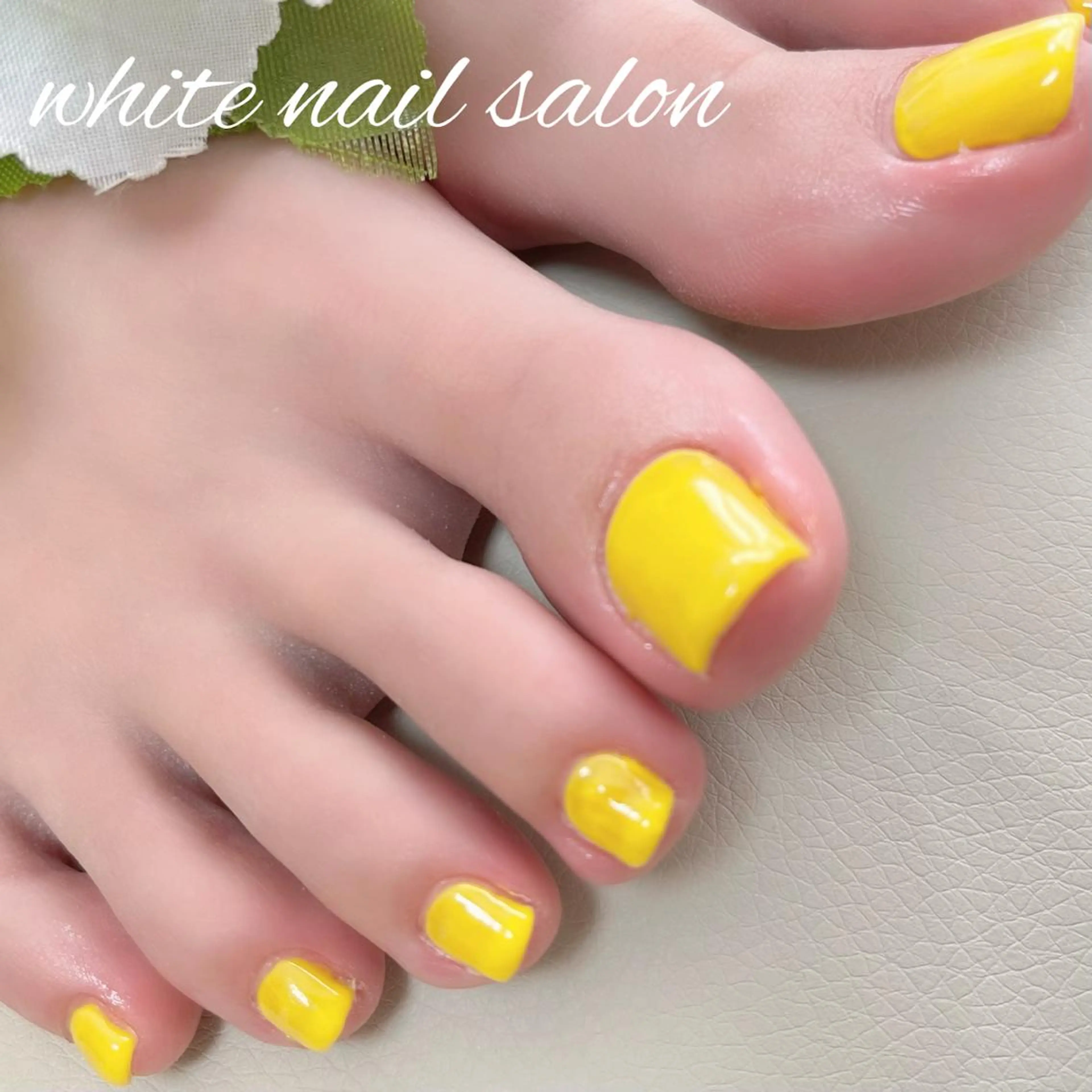 ネイル フットネイル ジェルネイル ハードジェル ラメ(グリッター) 持ち込み フットネイル white nail salonのネイルデザイン