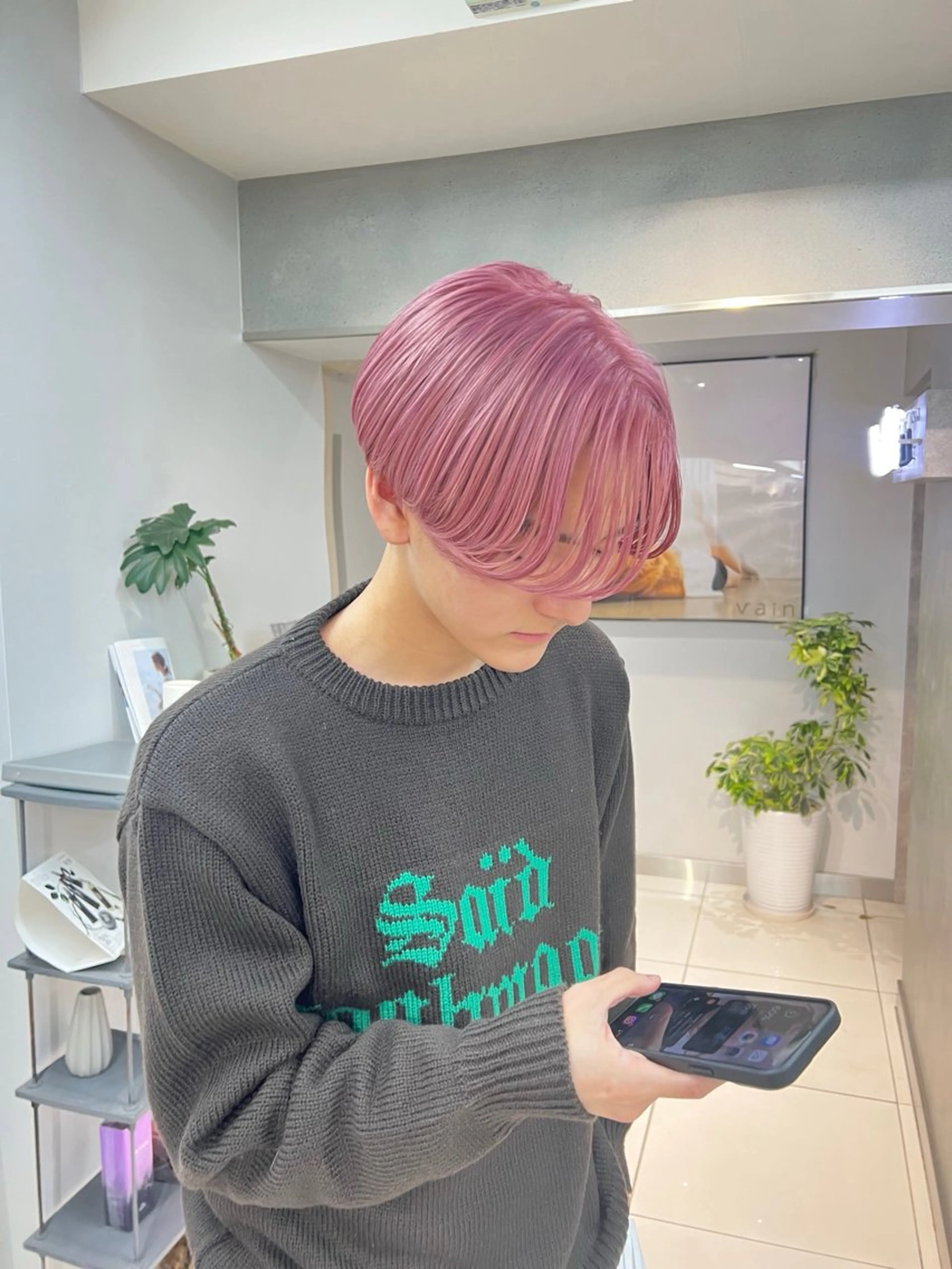 カラー メンズ ピンクカラー ハイトーンカラー/ さらさのヘアスタイル