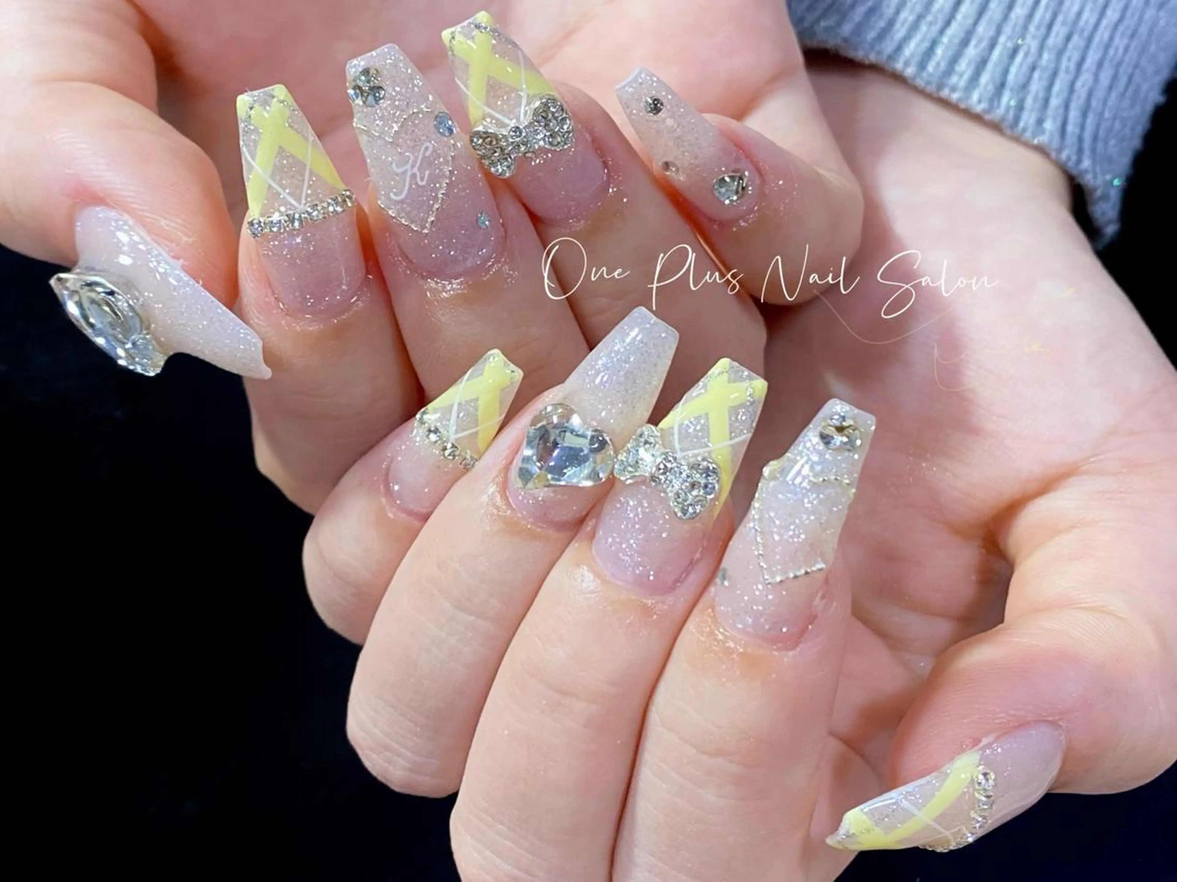 ネイル アートネイル 長さ出し ガーリー ハート キラキラネイル One Plus Nail Salonのネイルデザイン