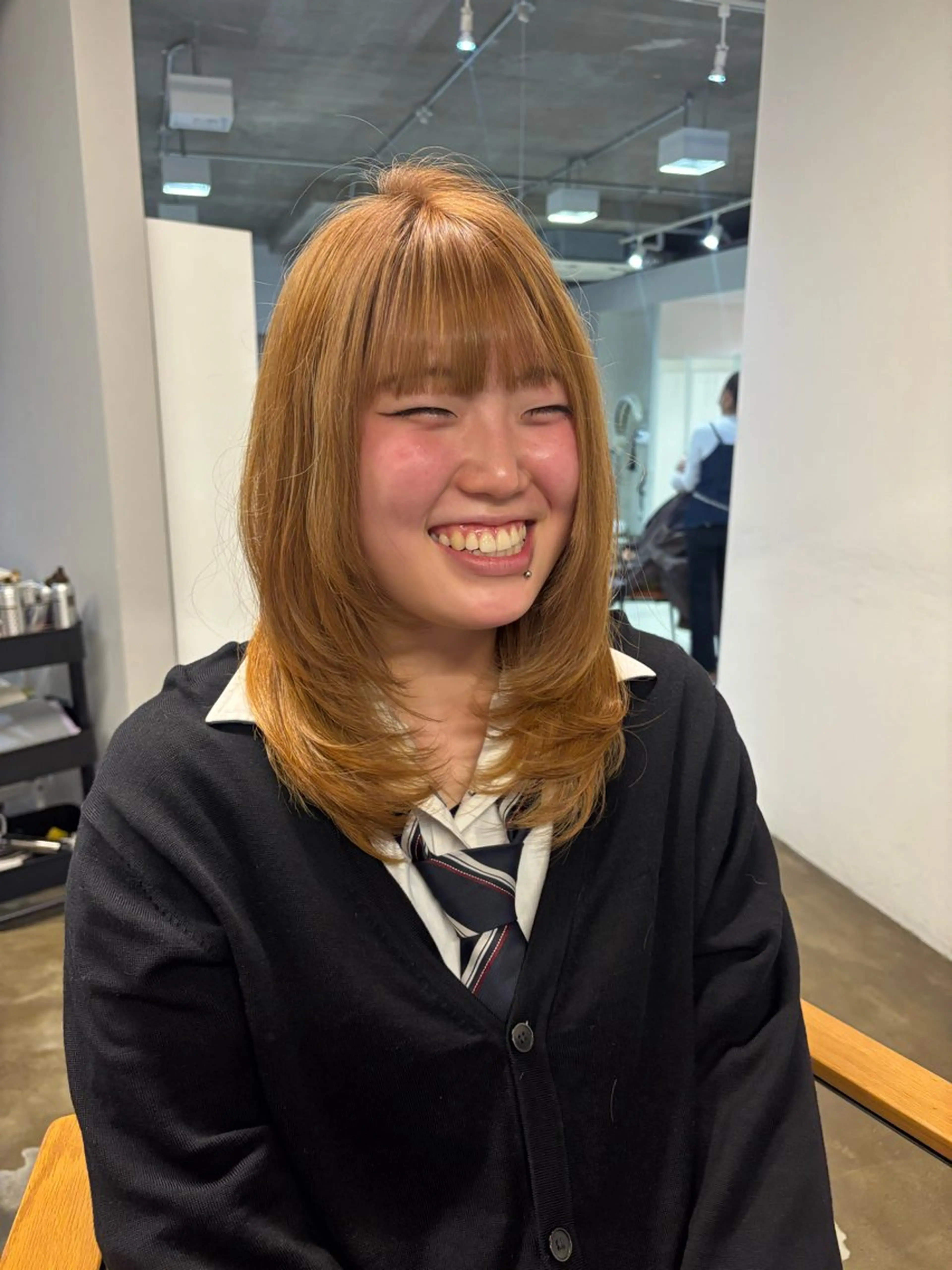 ミディアム レイヤーカット ヘアカラー I nagiのヘアスタイル