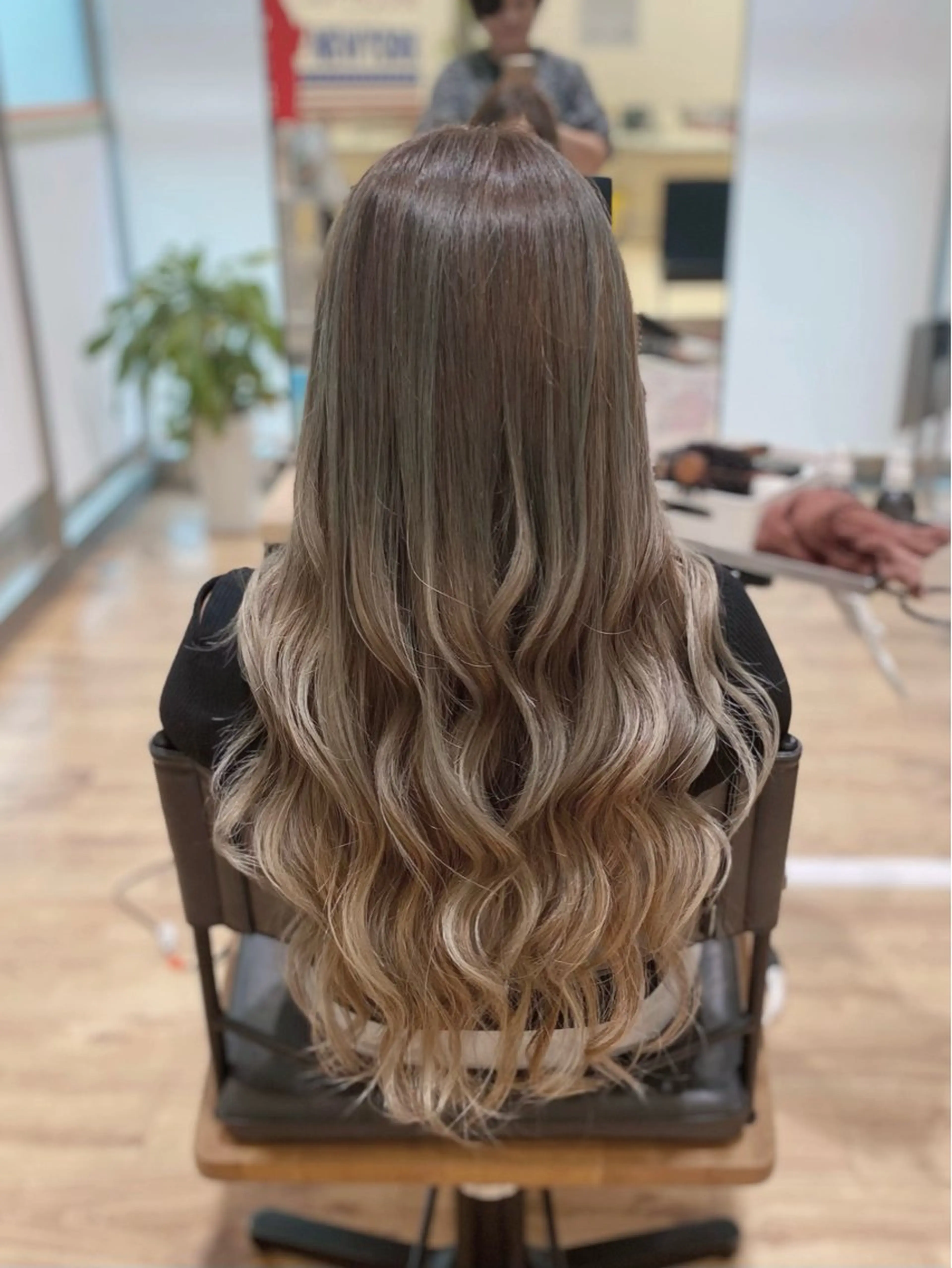 ロング カラー カット ヘアカラー 滝口 瑞季のヘアスタイル