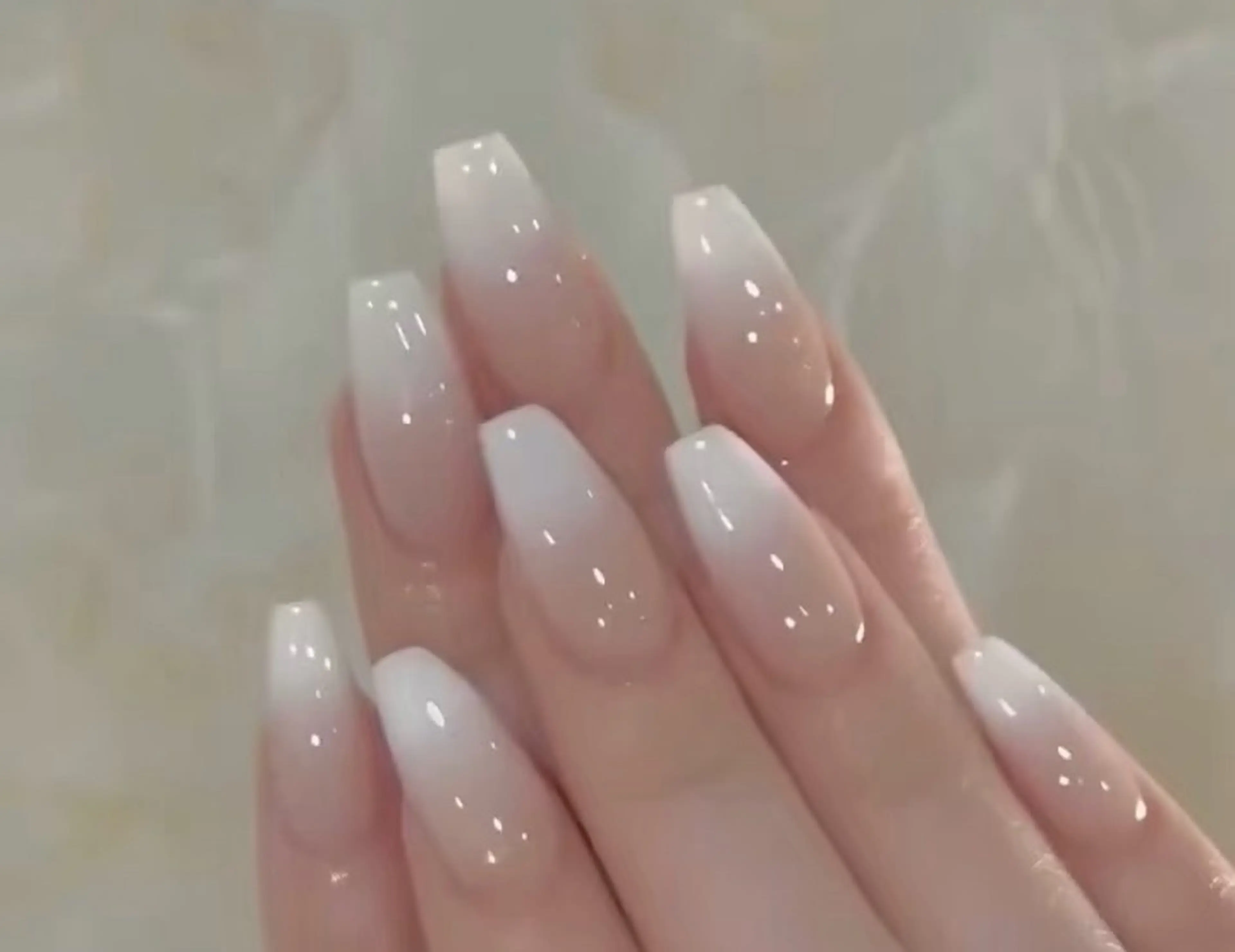 ネイル 高木 維麗絲のネイルデザイン