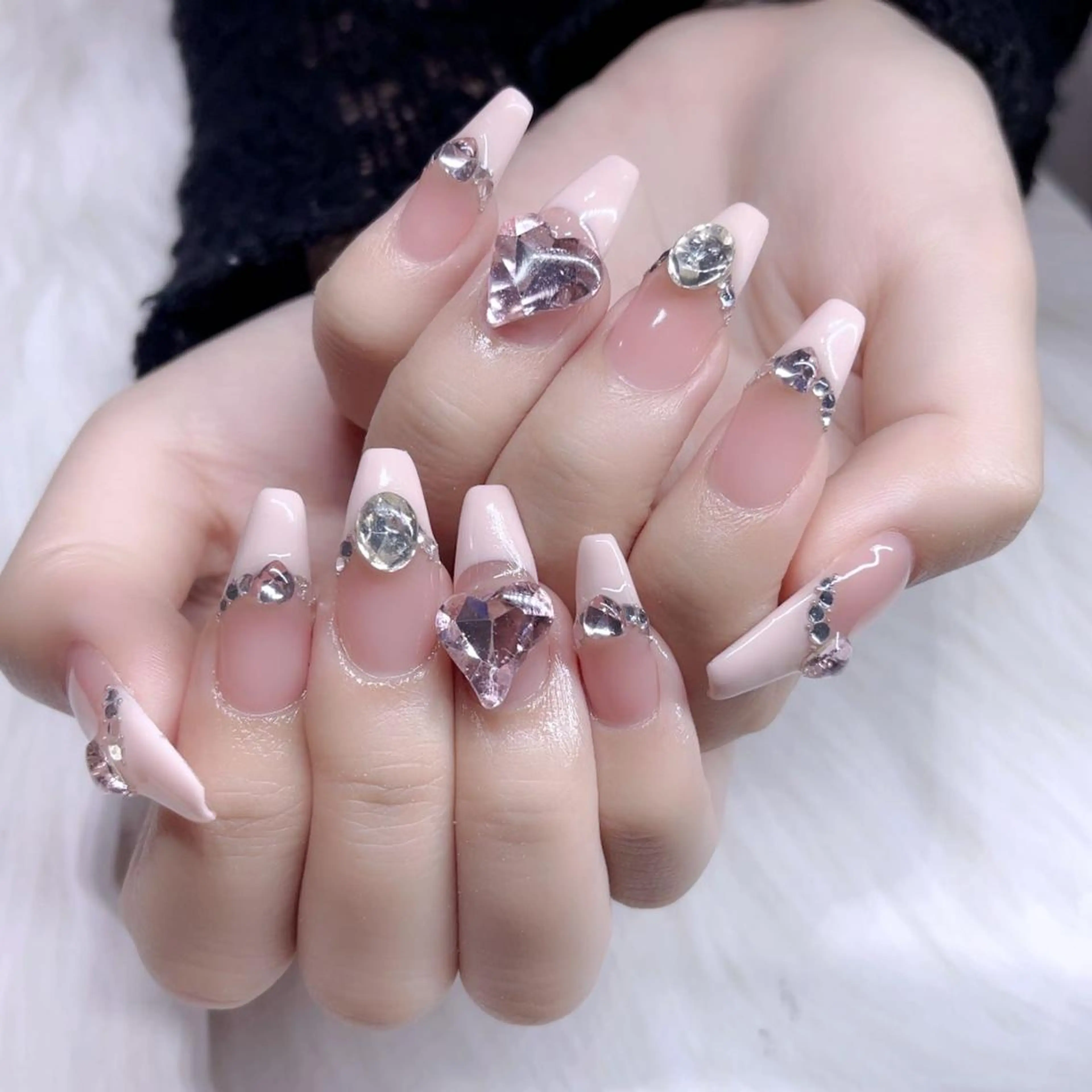 ネイル アートネイル 長さ出し ネイルチップ Queens みなみのネイルデザイン