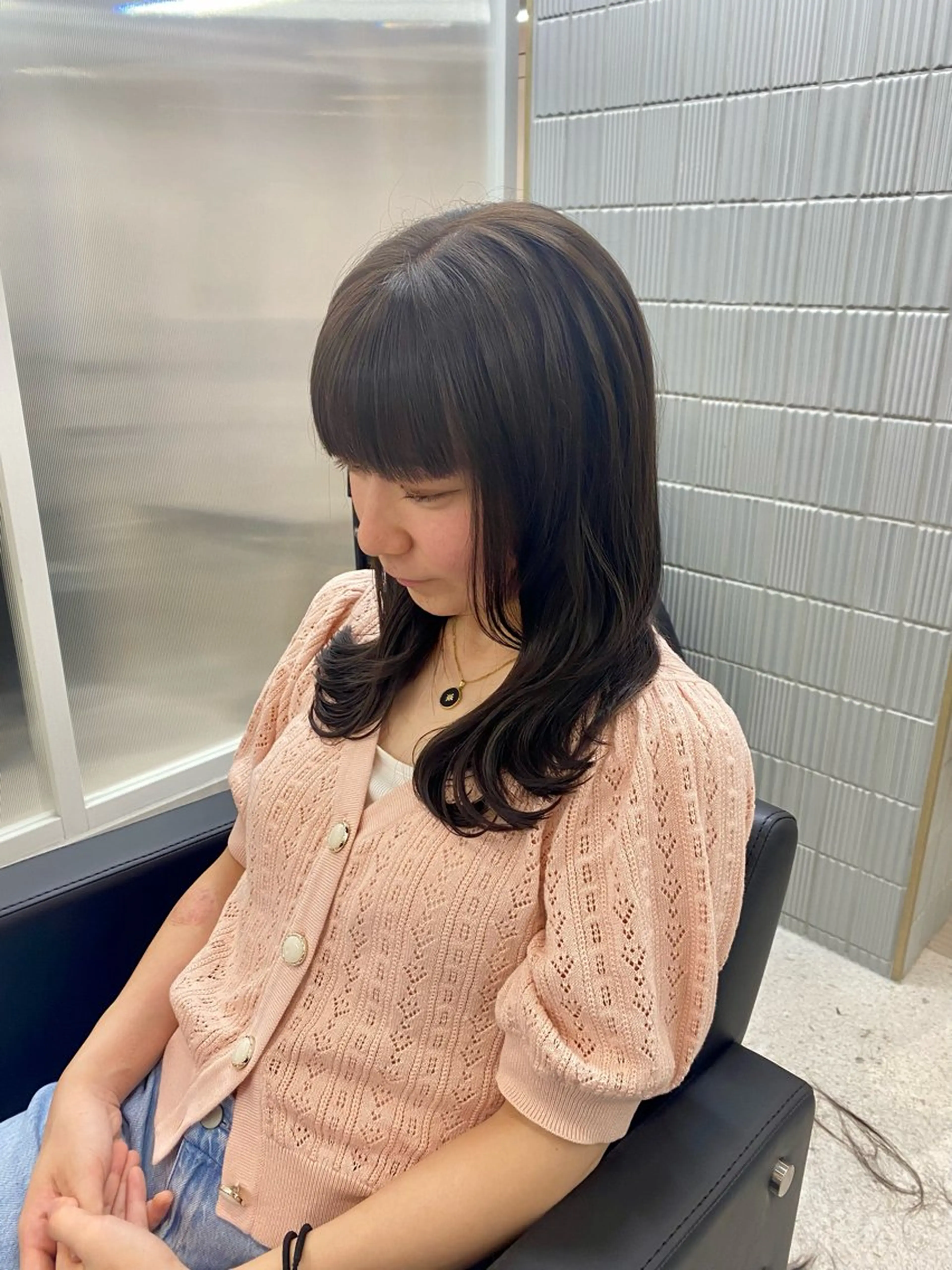 ミディアム カラー アッシュ アッシュブラウン ブラウンカラー 韓国🇰🇷艶髪 ケアカラーSHURIのヘアスタイル