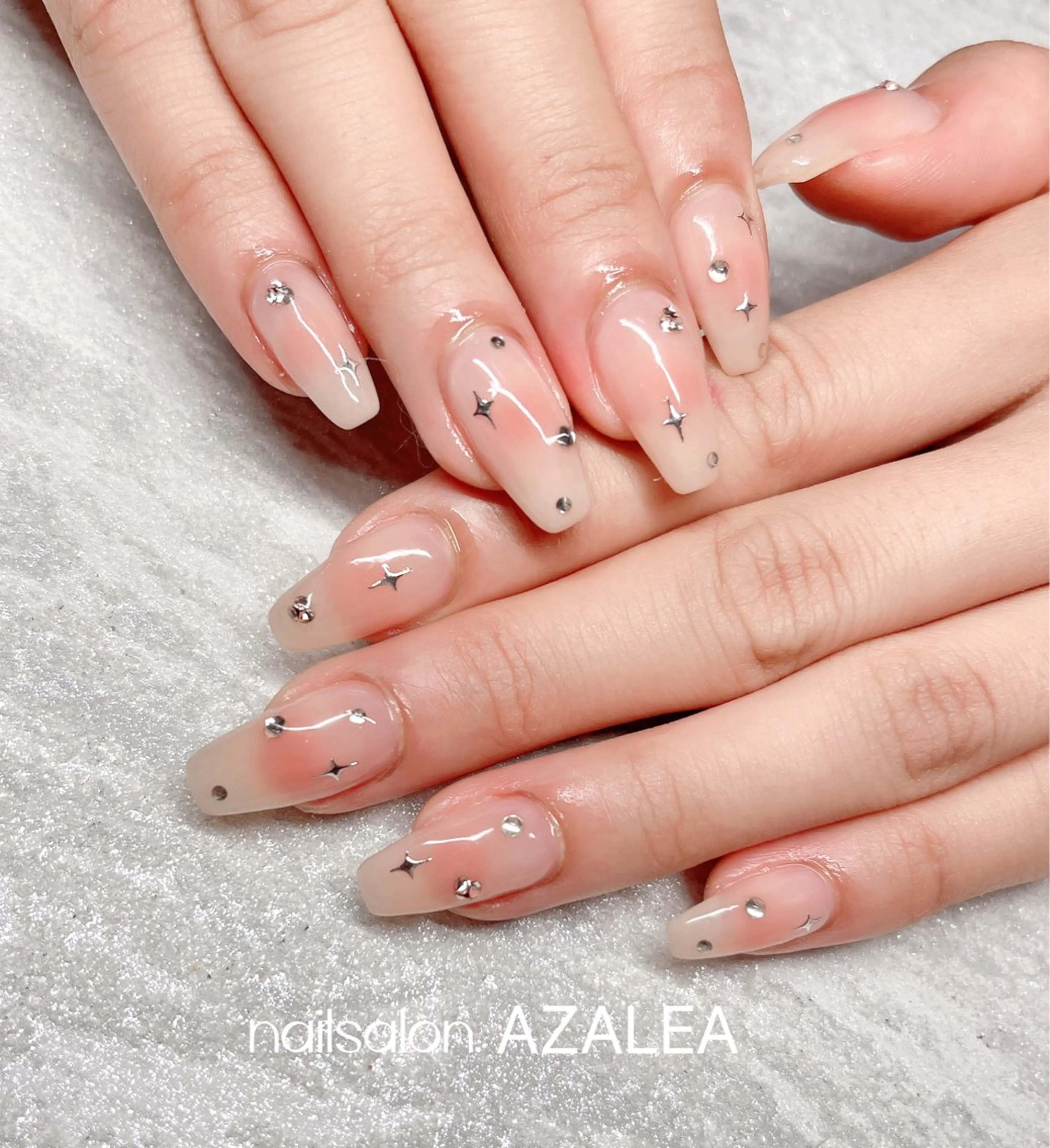 ネイル R inのネイルデザイン