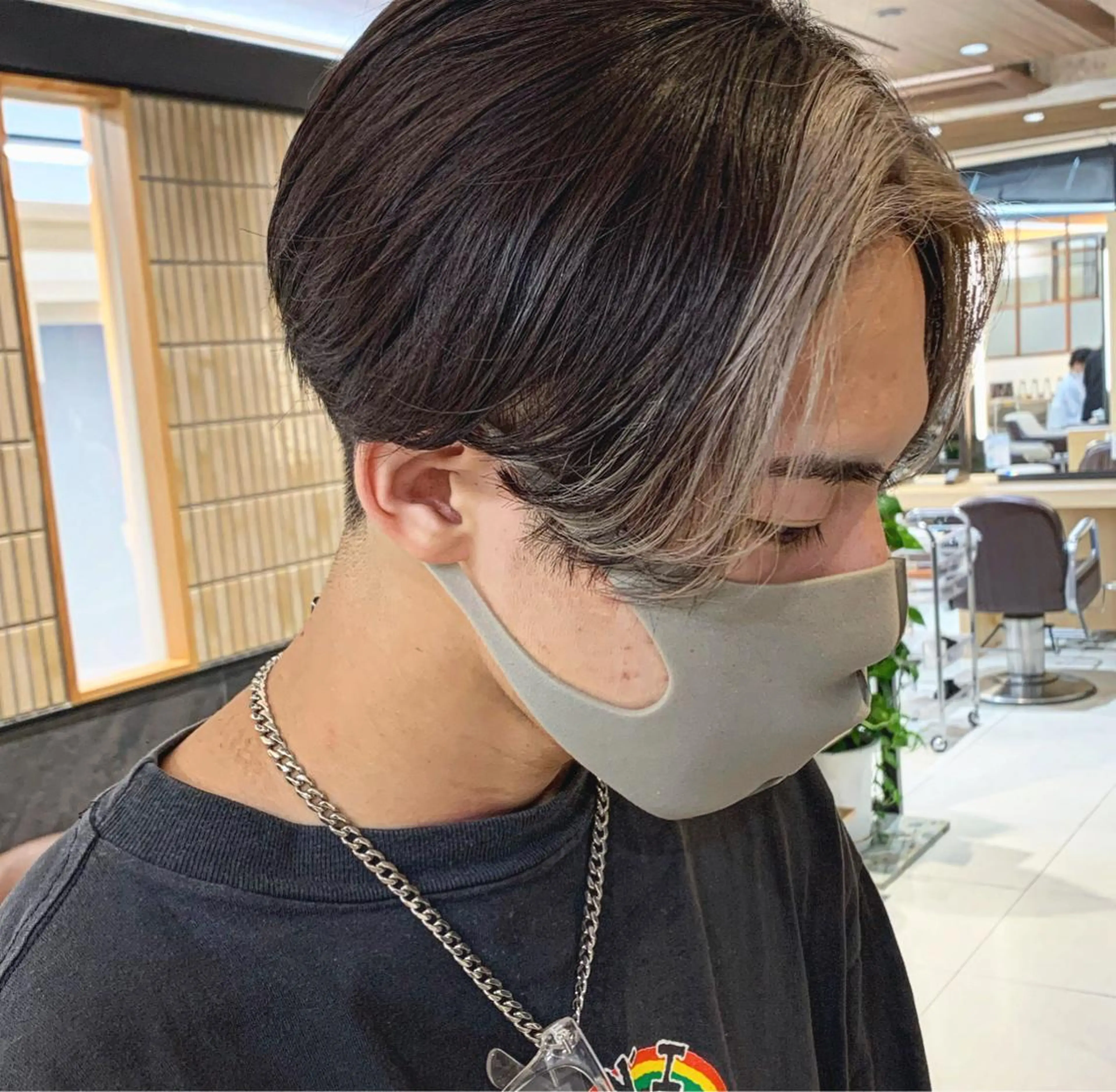 ショート カラー パーマ メンズ センターパート メンズパーマ ニュアンスパーマ カット トリートメント ヘアセット 丁寧なカウンセリング 🌿Chiemi🌿のヘアスタイル