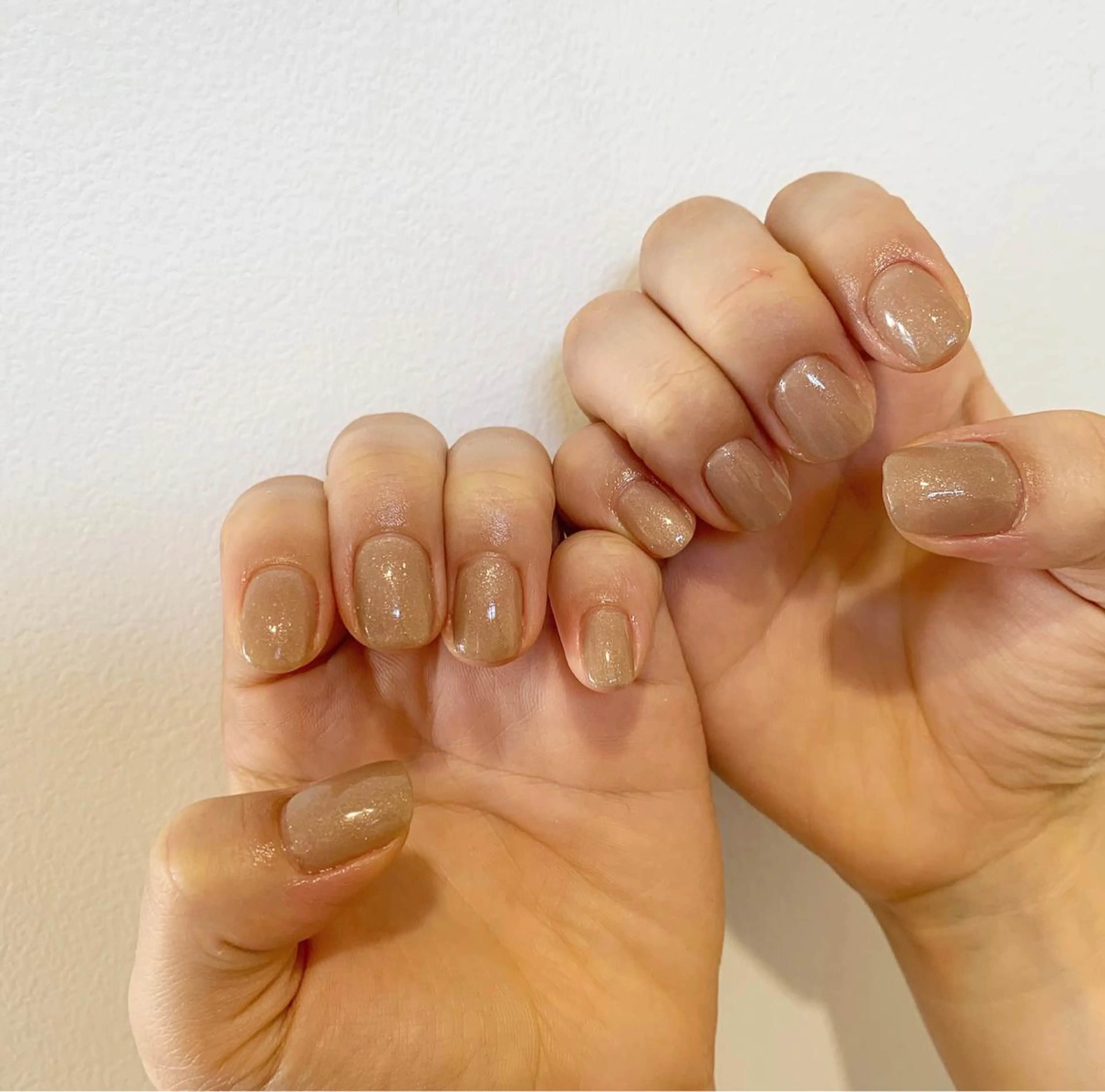 ネイル ブラウン 佐藤 穂乃香のネイルデザイン