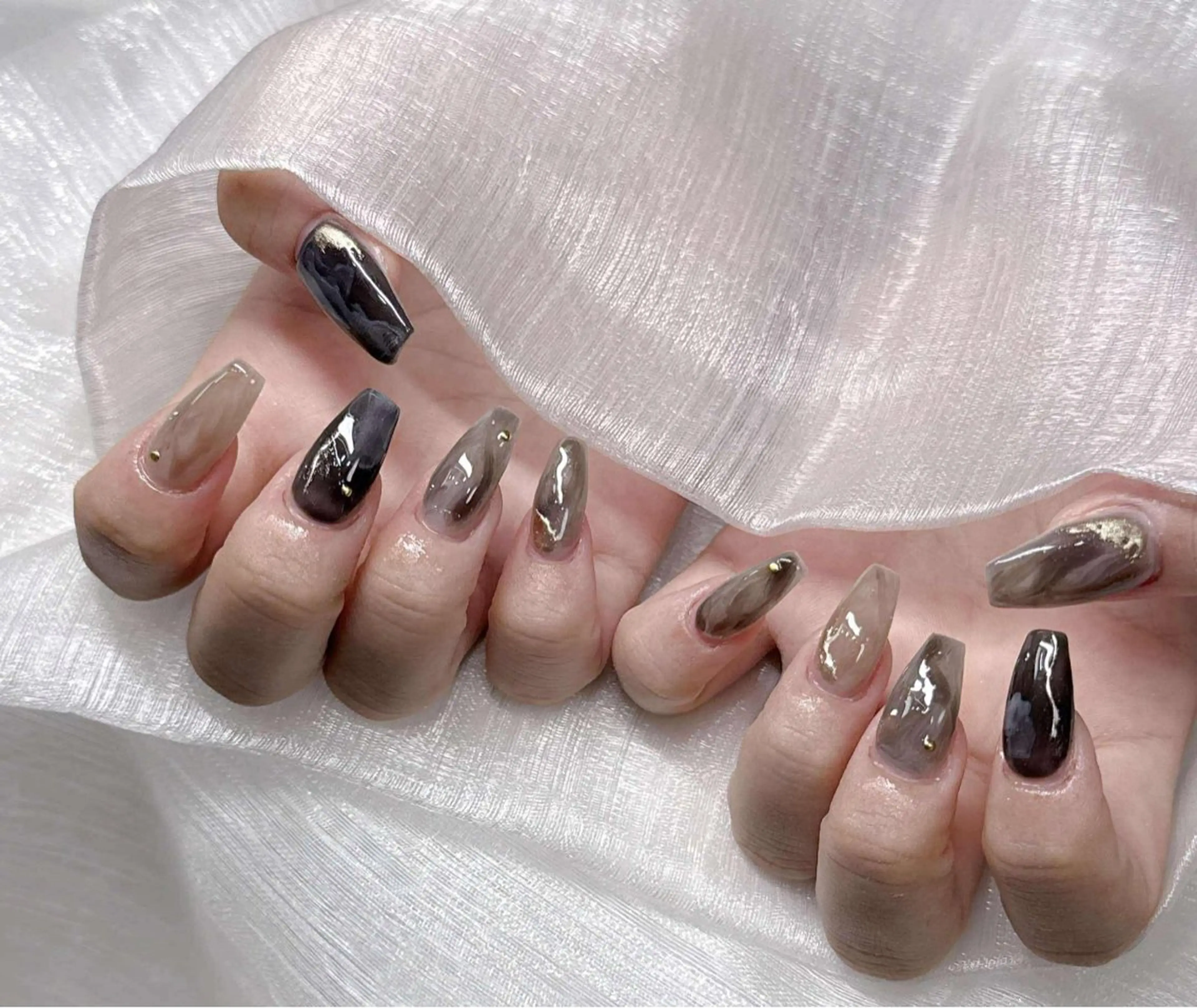 ネイル 長さ出し グラデーション 卒業式 キラキラネイル マグネットネイル ハンドネイル Lee Nailsのネイルデザイン
