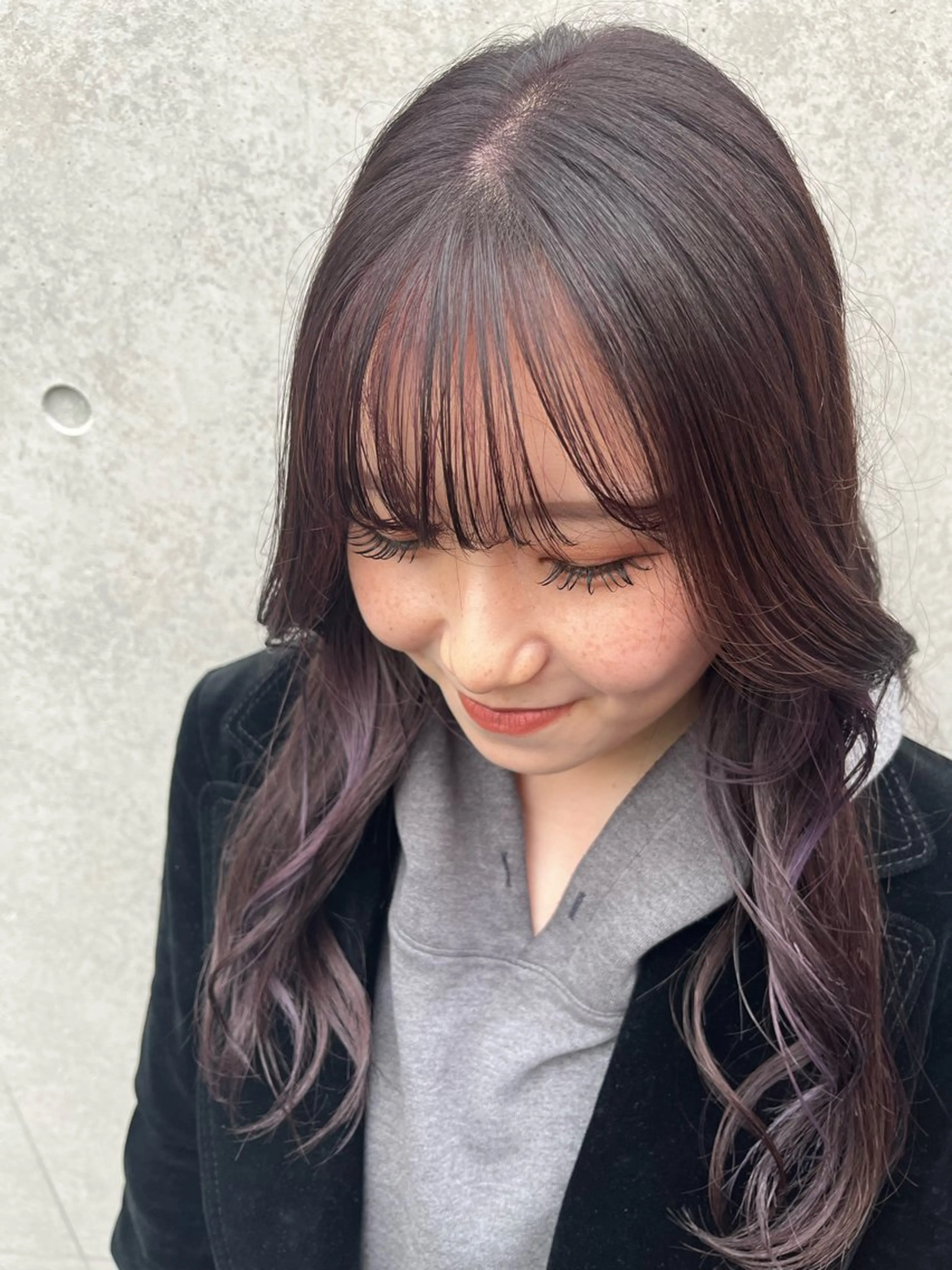 ロング カラー パープルカラー 菅野 紗弥のヘアスタイル
