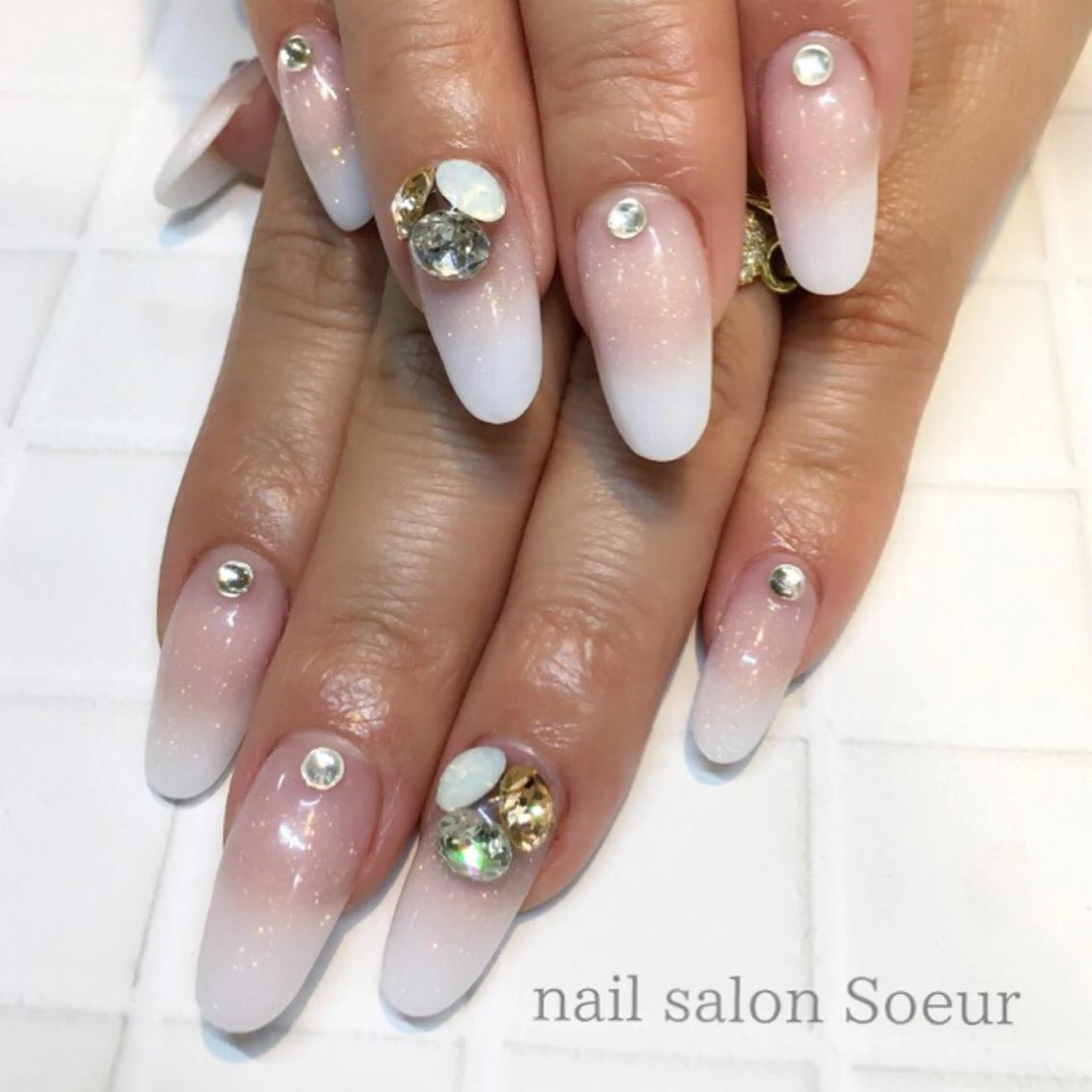 ネイル グラデーション ラメ(グリッター) 持ち込み スカルプネイル ストーンネイル nail salon Soeurのネイルデザイン
