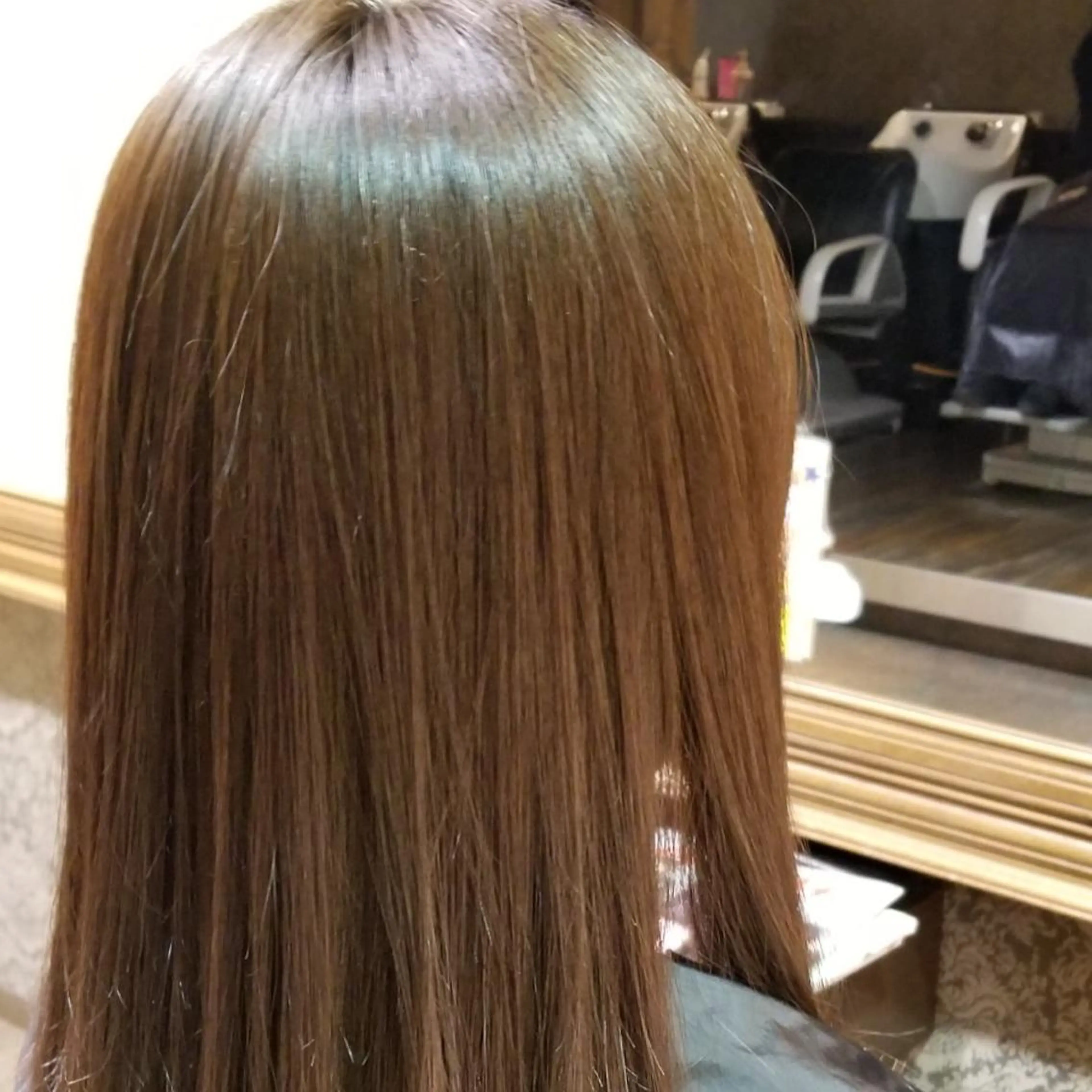 カラー セミロング アッシュ アッシュブラウン ブラウンカラー 高口 雅のヘアスタイル