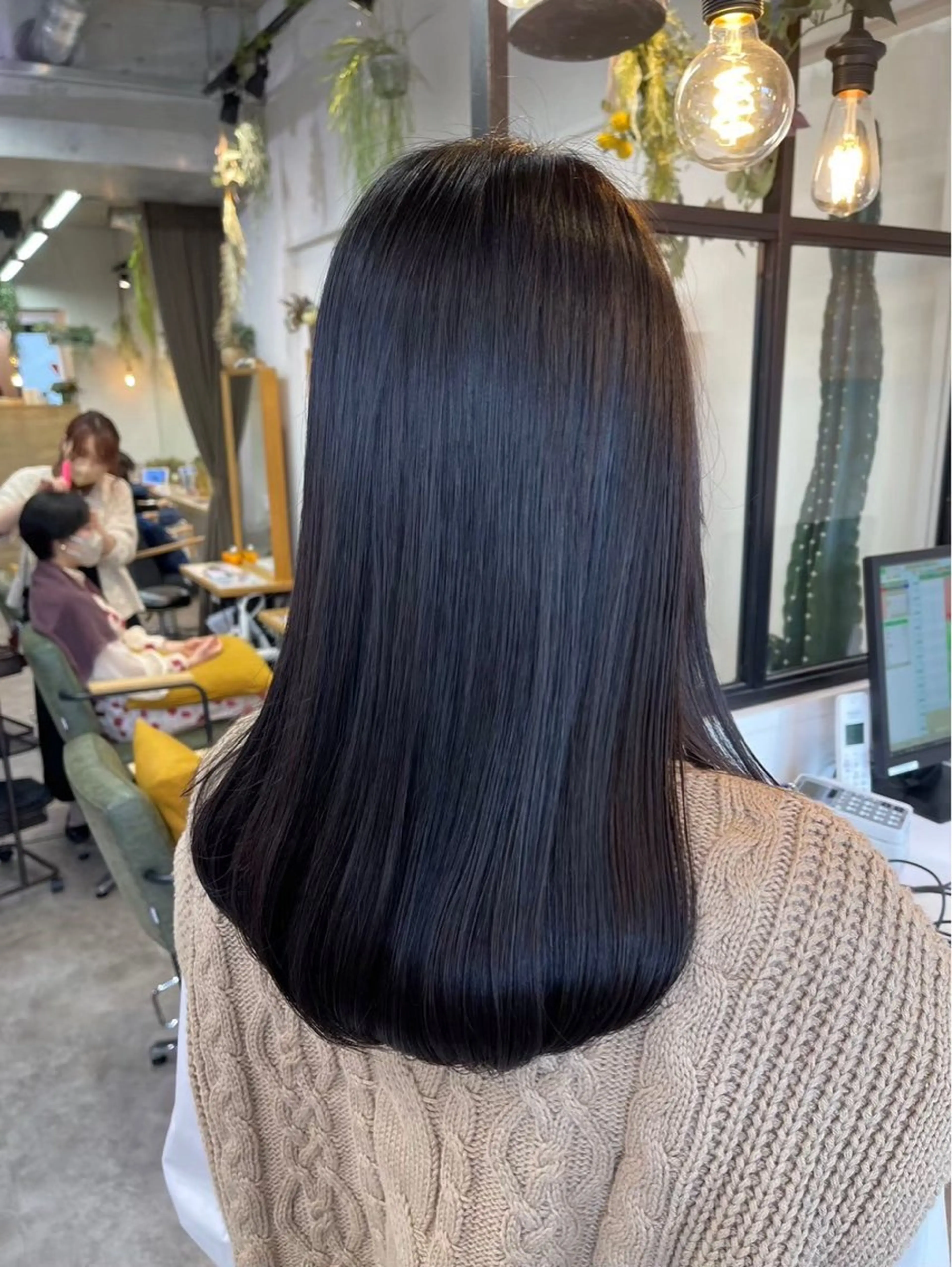 カラー ヘアカラー トリートメント うる艶カラー✨️ 耳ツボ💠mamiのヘアスタイル