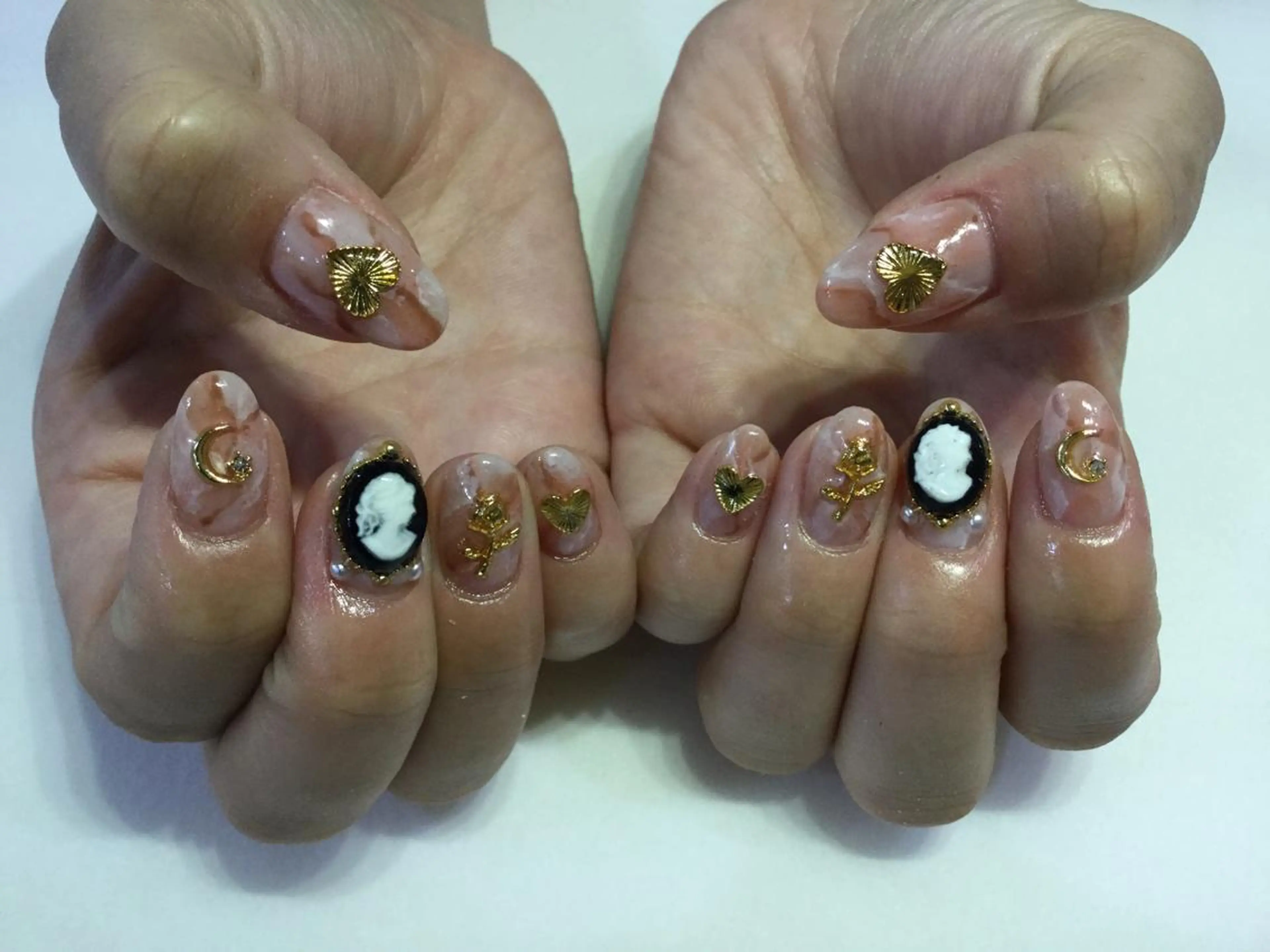 ネイル 💎🐰 saki. m 🐰💎のネイルデザイン