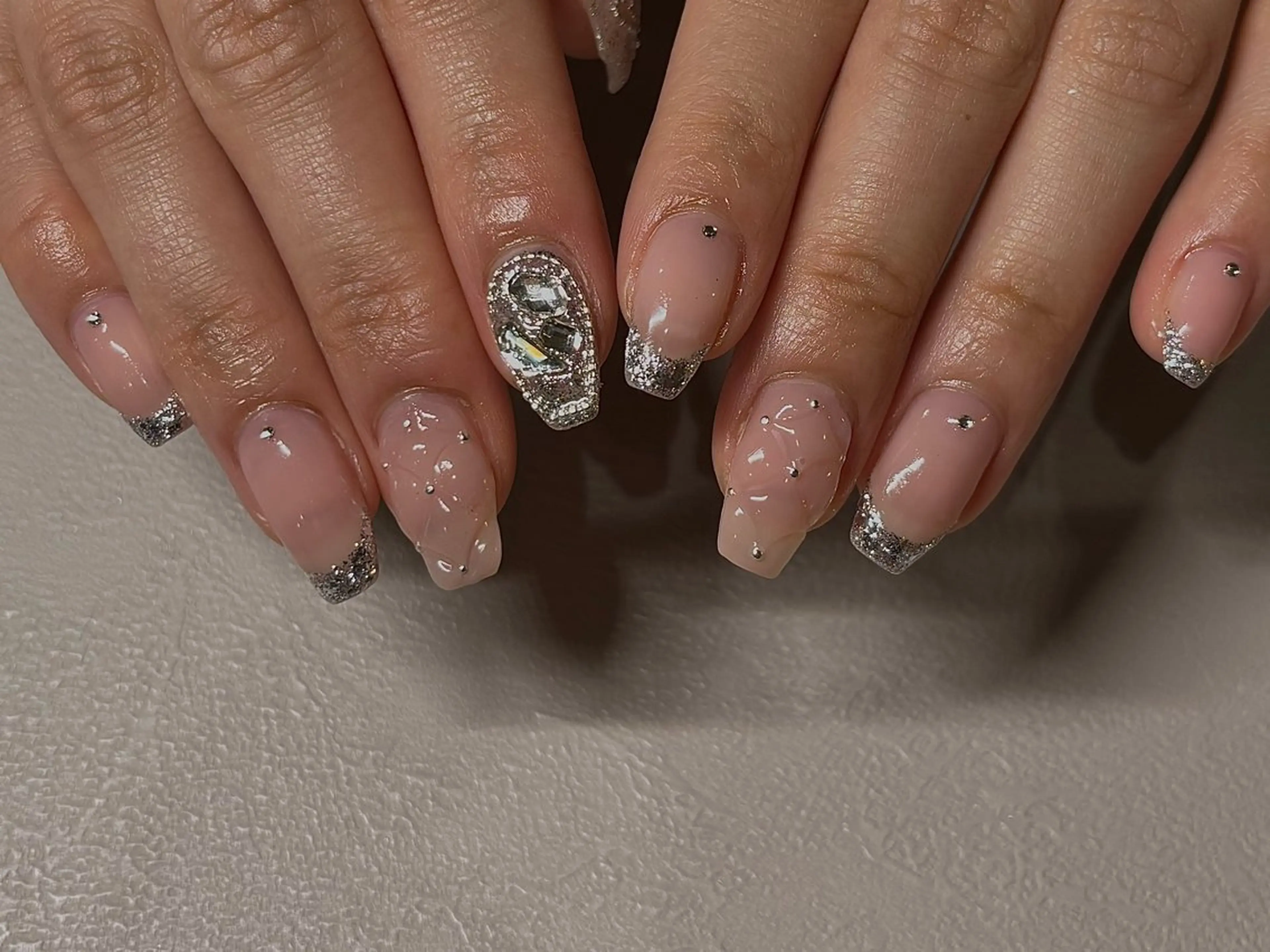 ネイル 🫧ユキ🫧 持込OK/平日夜&土のネイルデザイン