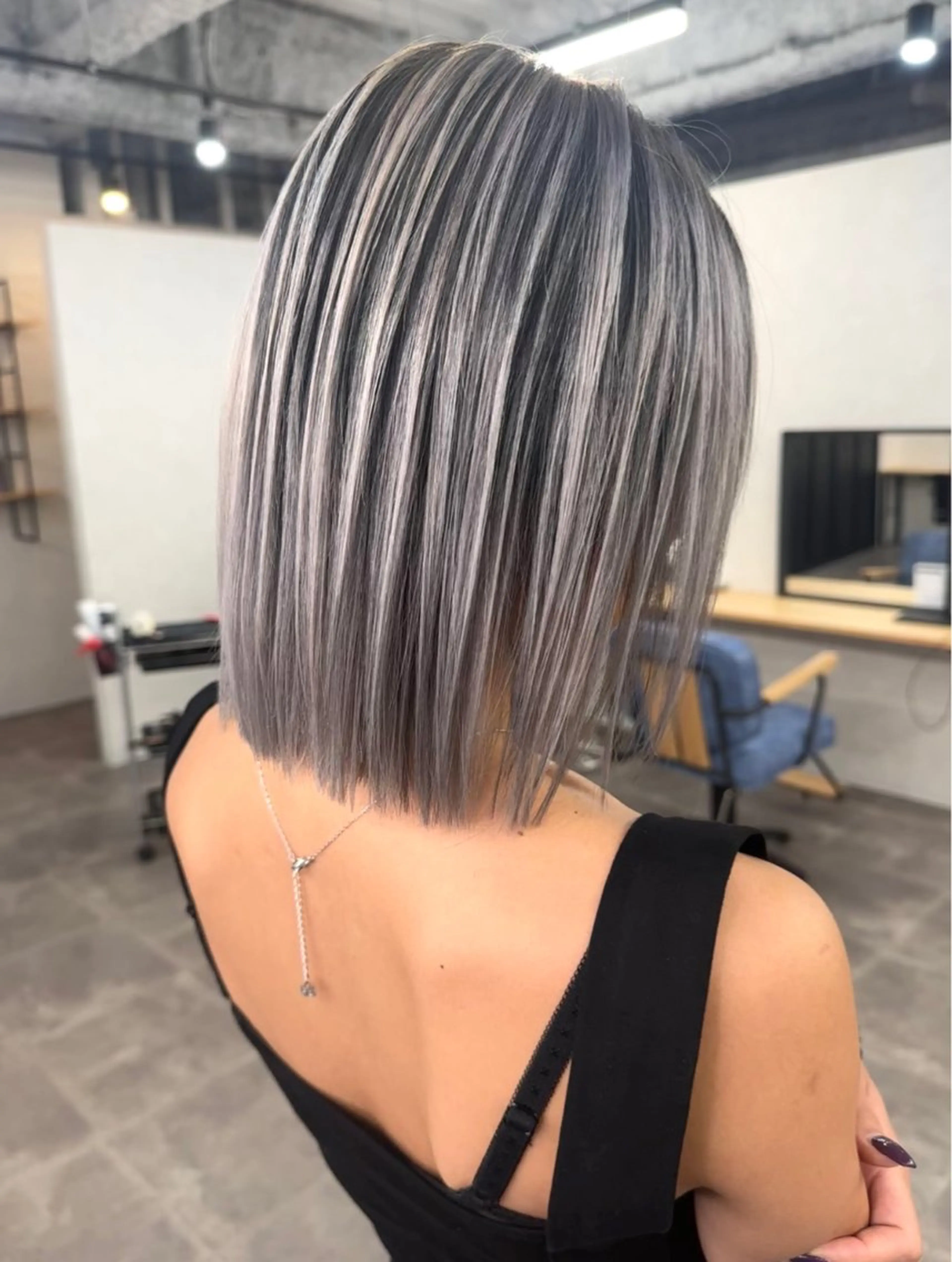 ミディアム ヘアカラー Aika 🖤のヘアスタイル