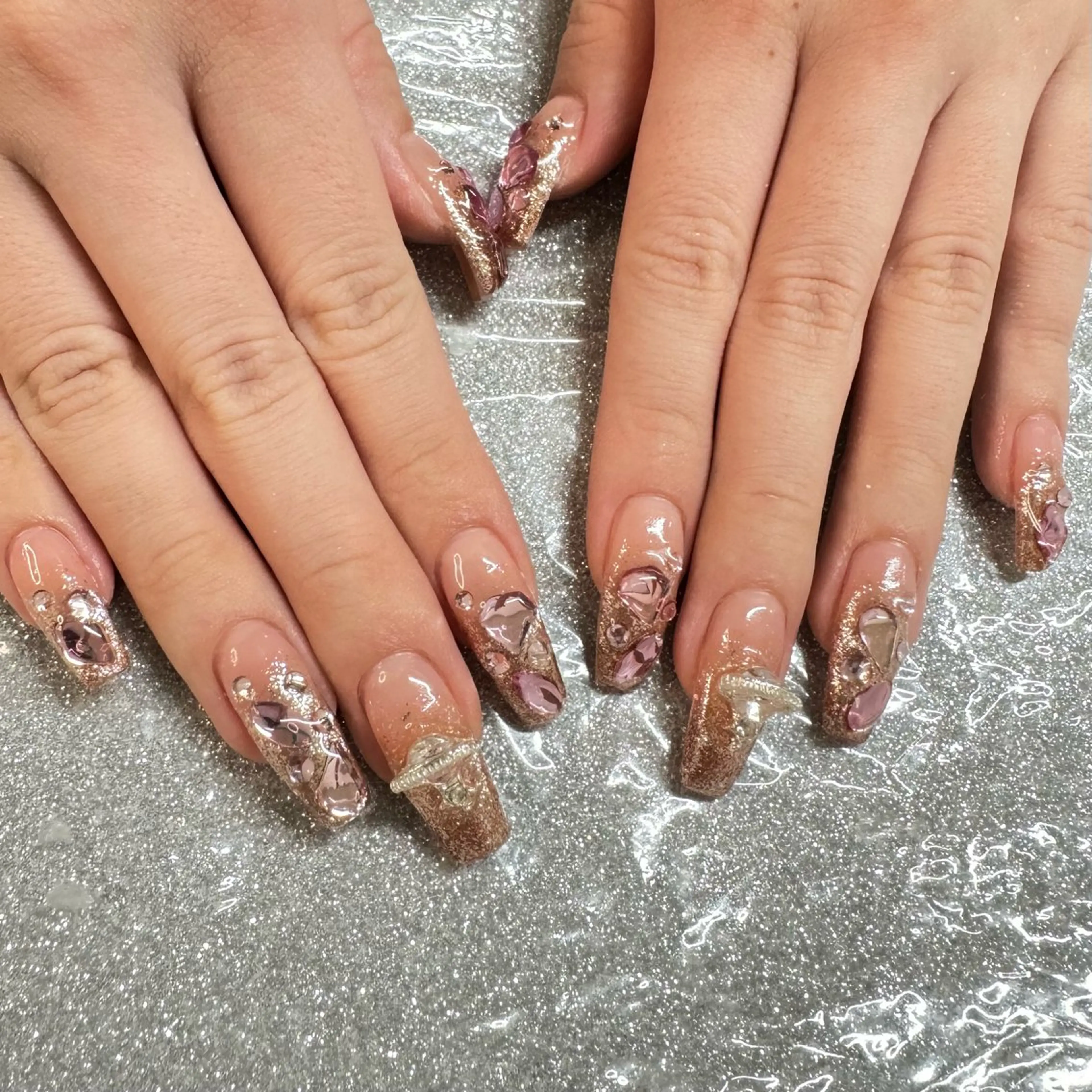 ネイル ハンドネイル VIERU 🌈🎀💖のネイルデザイン